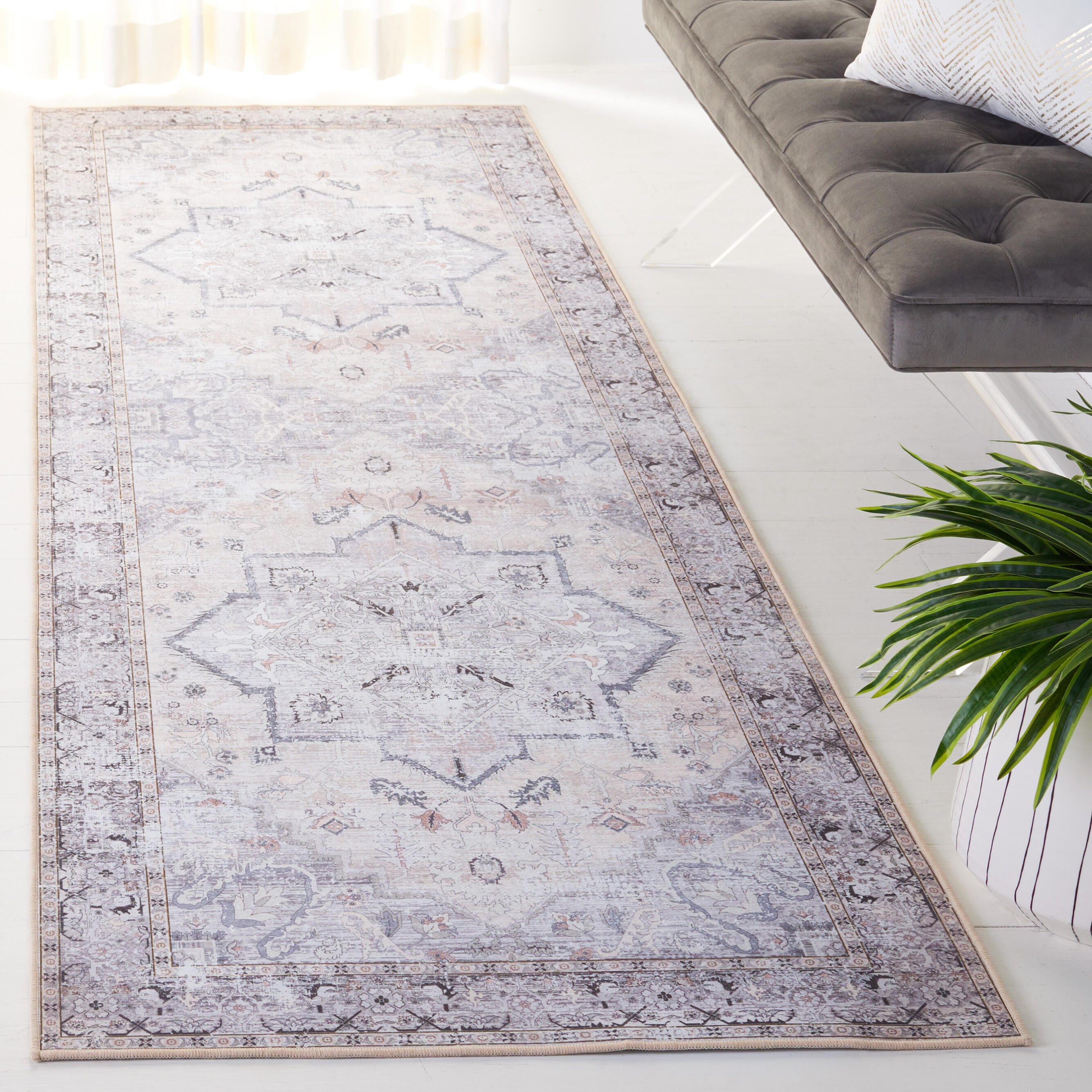 Safavieh Tucson 2' 6" x 8' Runner Rug, Beige/Gray, rollover