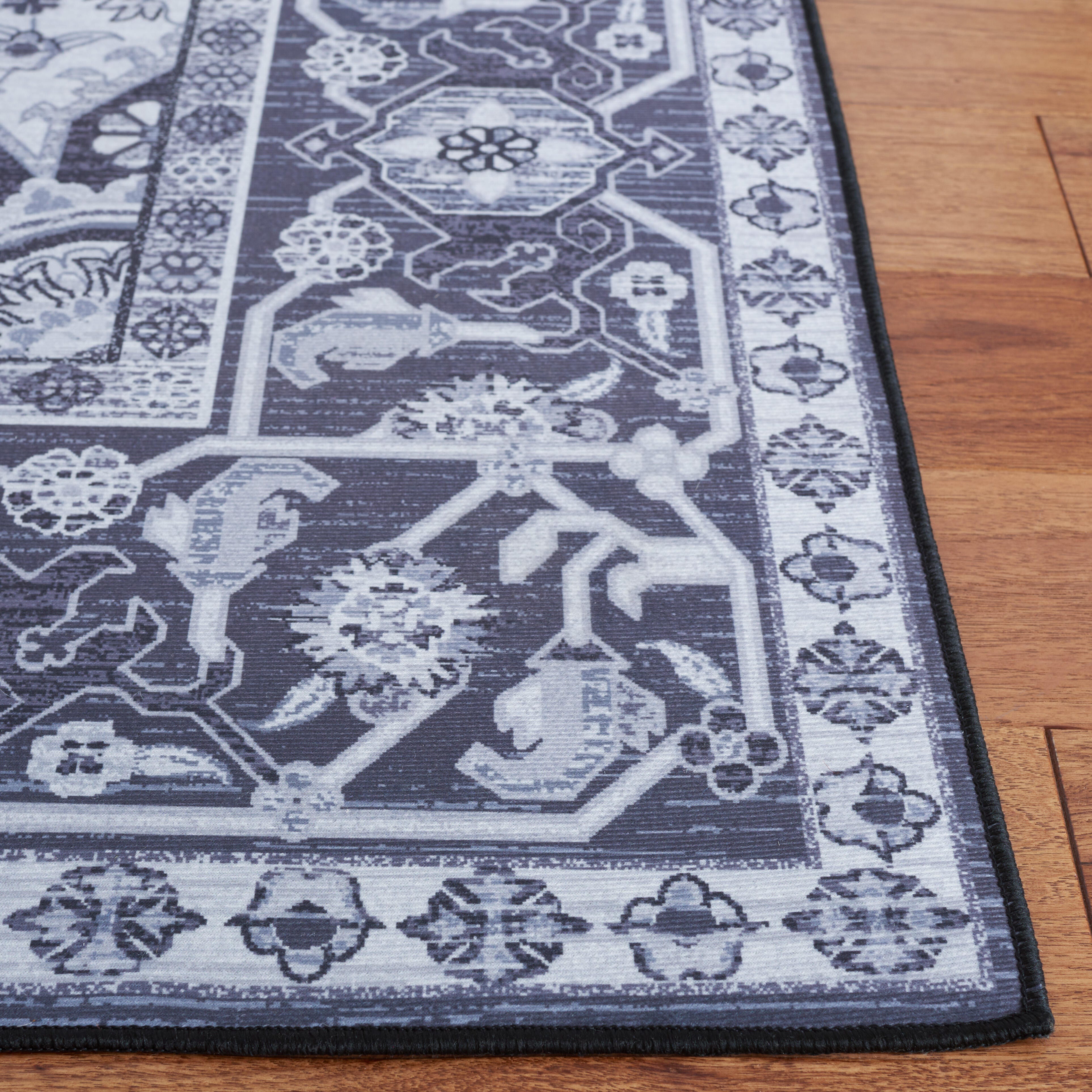 Safavieh Tucson 4' x 6' Area Rug, Black/Beige, large