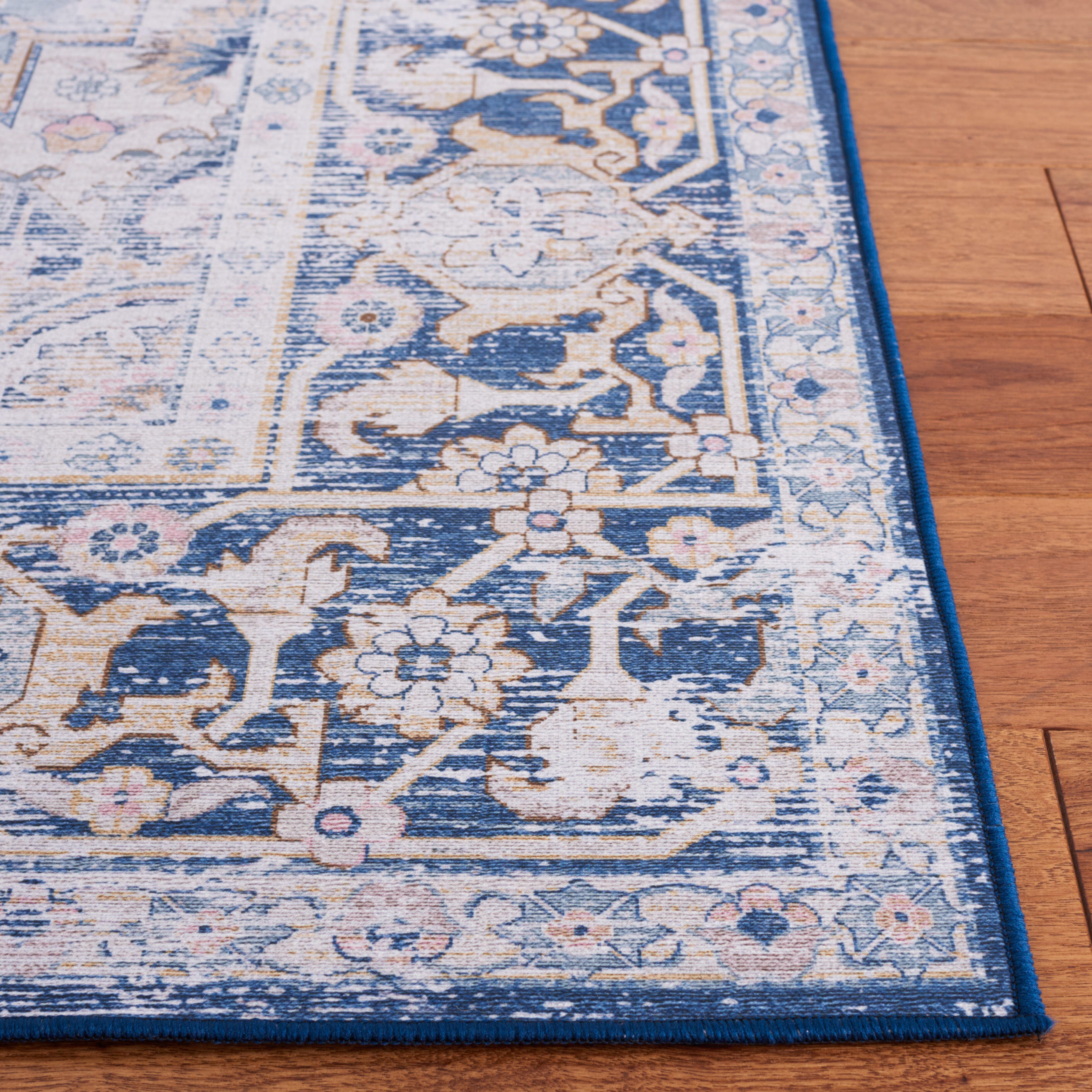 Safavieh Tucson 6' x 9' Area Rug, Light Blue/Navy, large