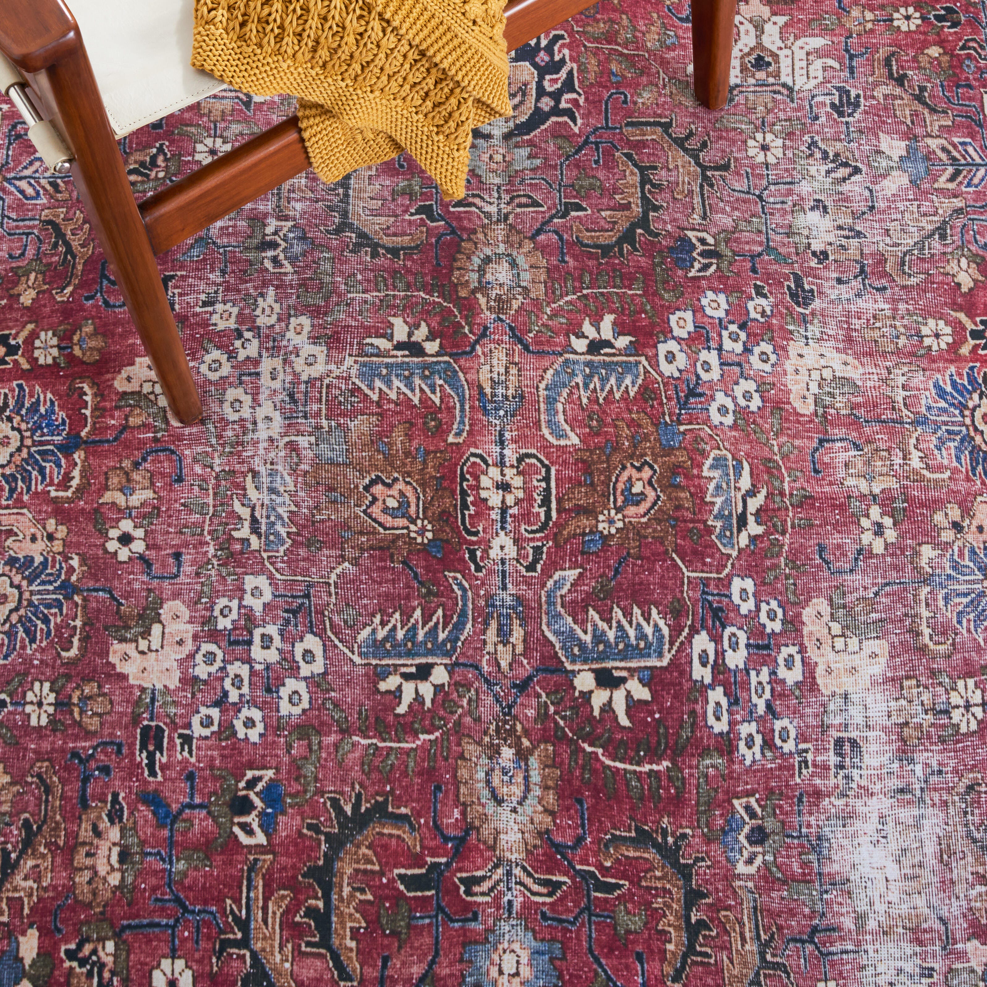 Safavieh Tucson 5' x 8' Area Rug, Red/Beige, large