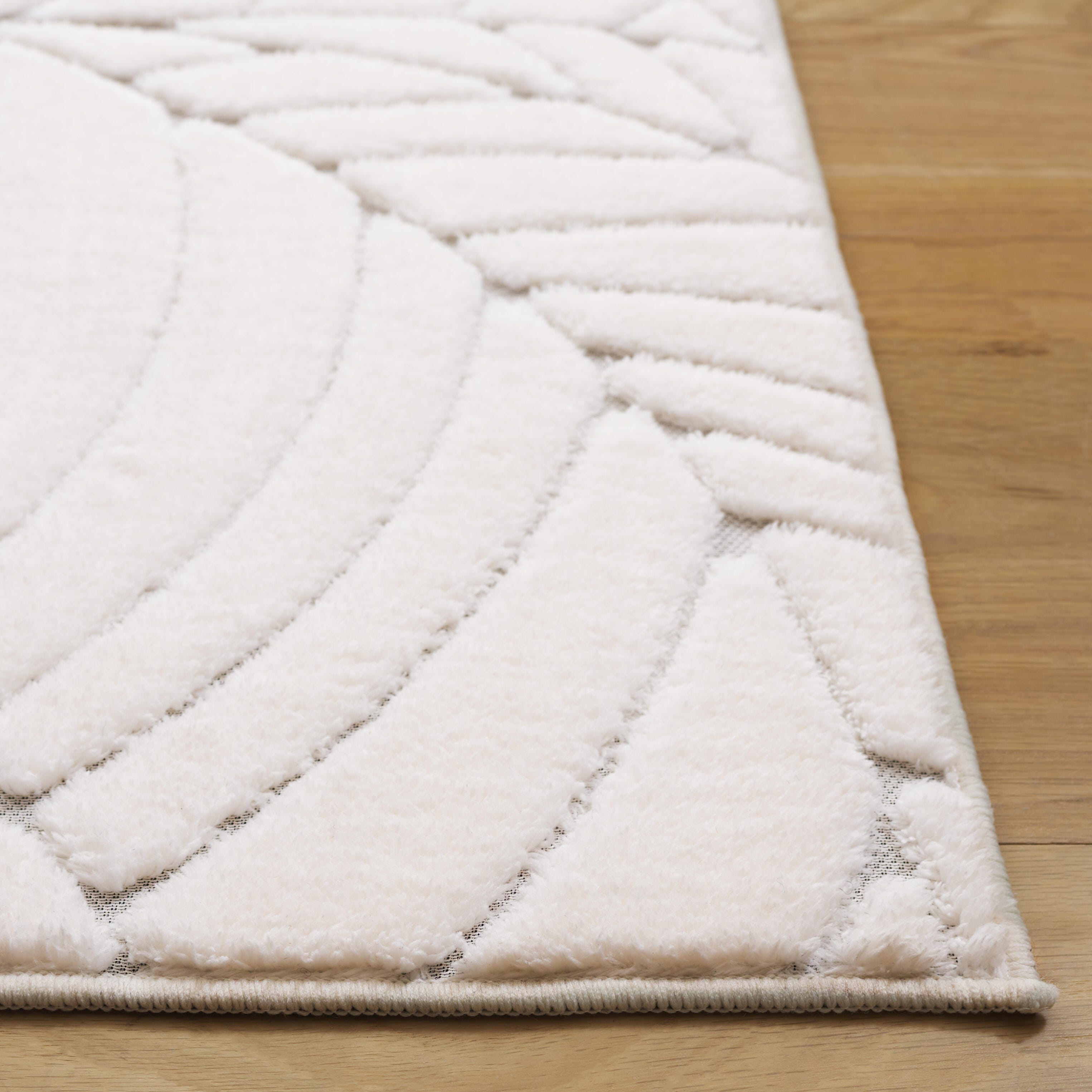 Safavieh Versailles 3' x 5' Area Rug, Ivory, large