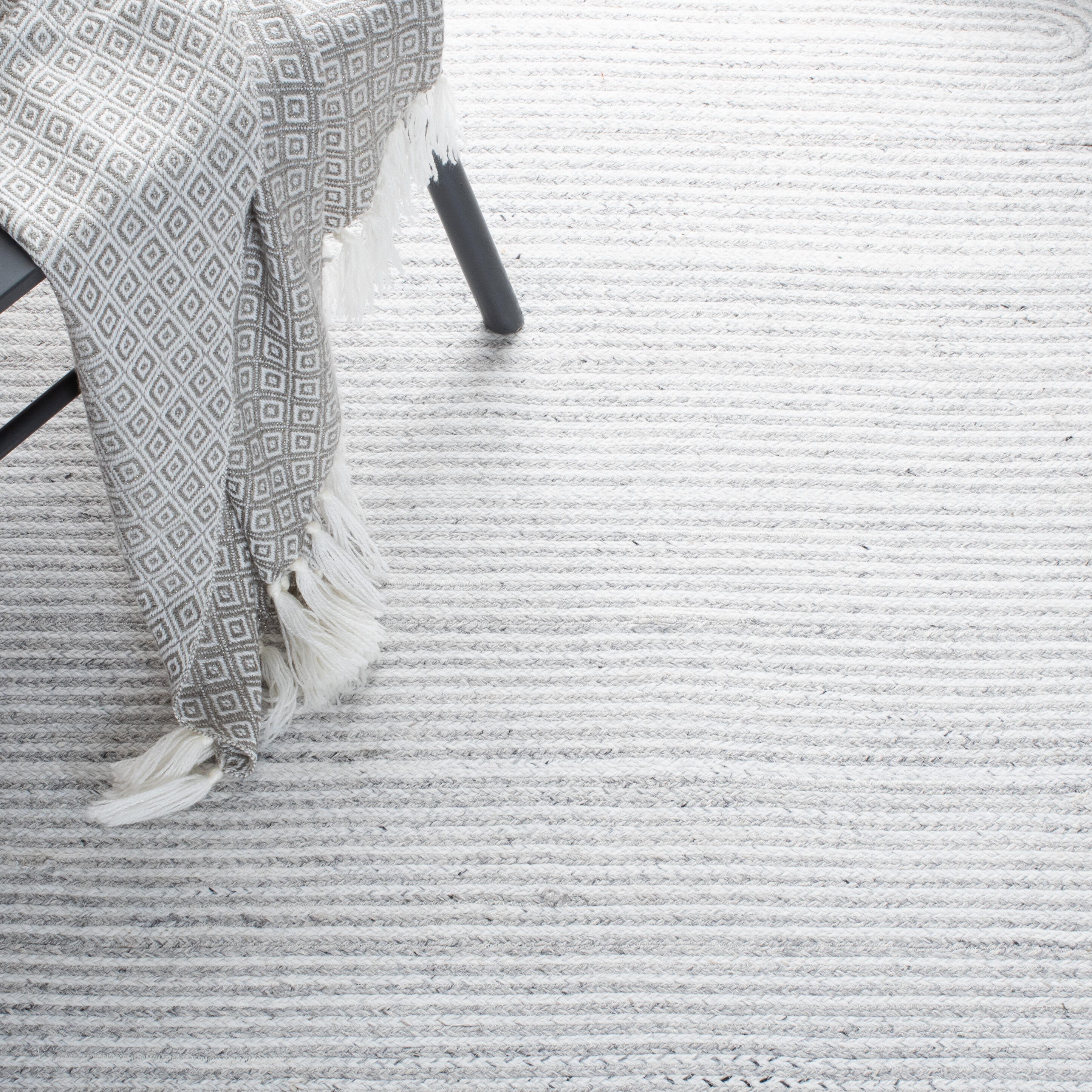 Safavieh Cape Cod Collection Faranaz 6' x 6' Square Rug, Gray/Ivory, large