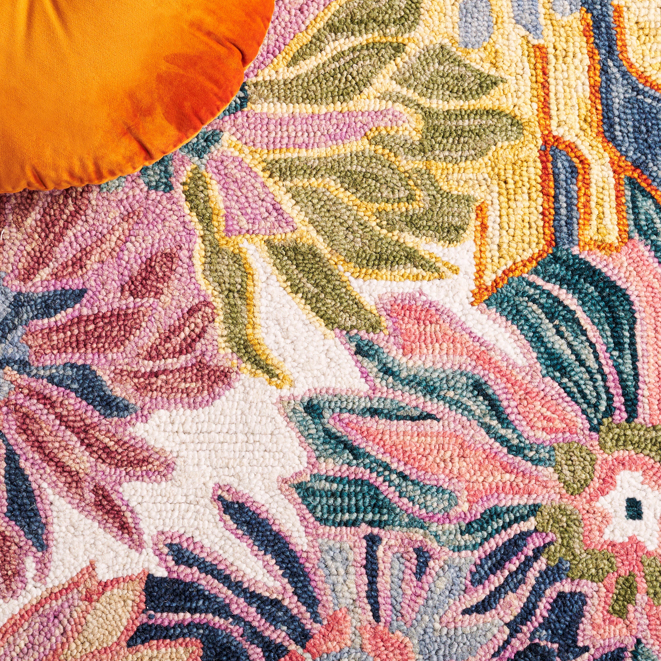 Safavieh Jardin Collection Chitra 5' x 8' Oval Rug, Pink/Rust, large