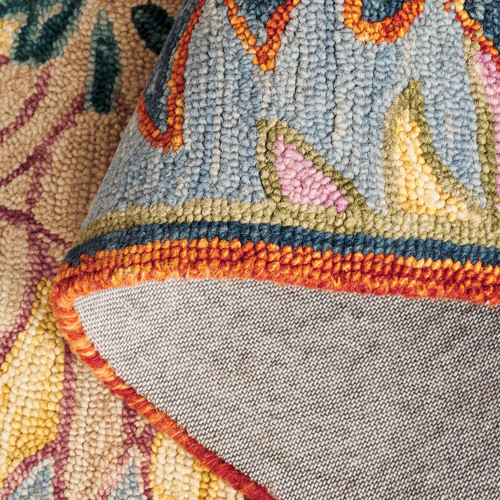 Safavieh Jardin Collection Chitra 5' x 8' Oval Rug, Pink/Rust, large