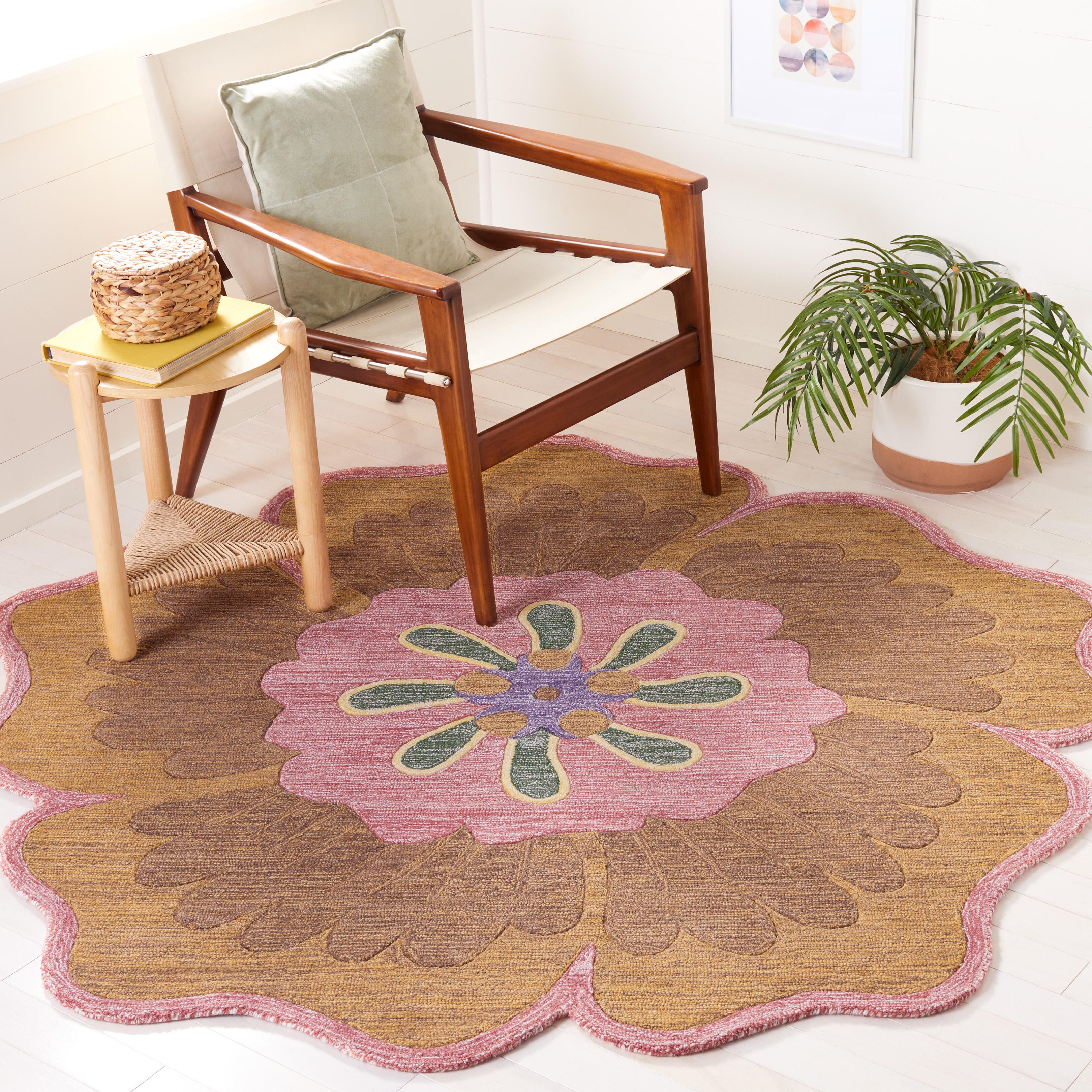 Safavieh Novelty Collection Opal 4' x 4' Round Rug, Gold/Pink, rollover
