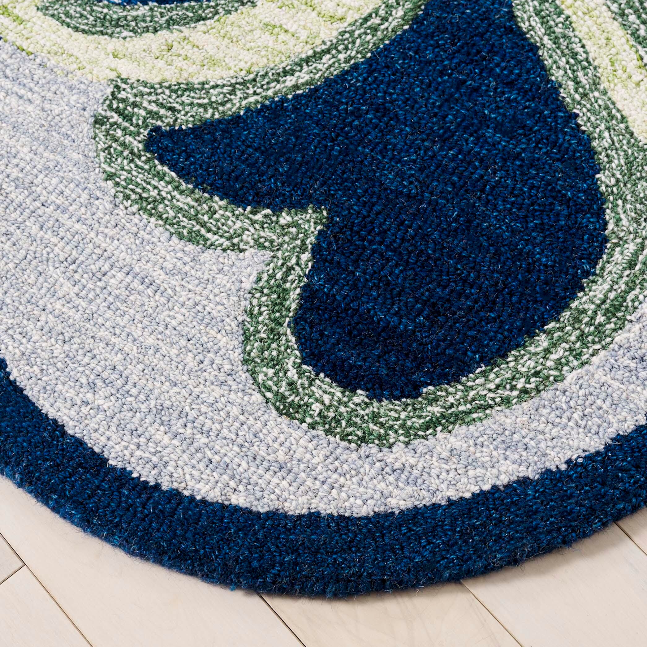 Safavieh Novelty Collection Damira 5' x 5' Round Rug, Navy/Green, large