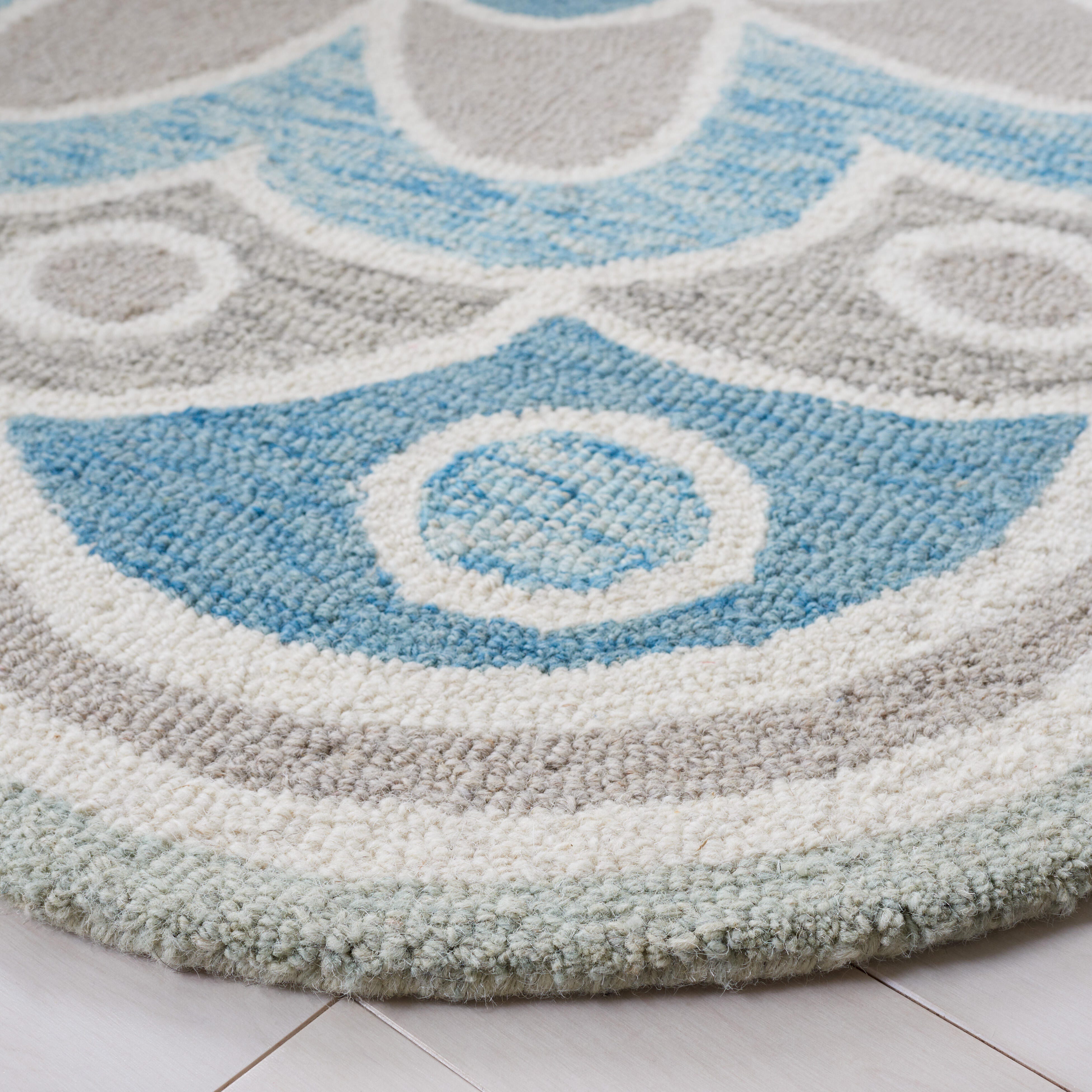 Safavieh Novelty Collection Nidhi 3' x 3' Round Rug, Gray/Blue, large