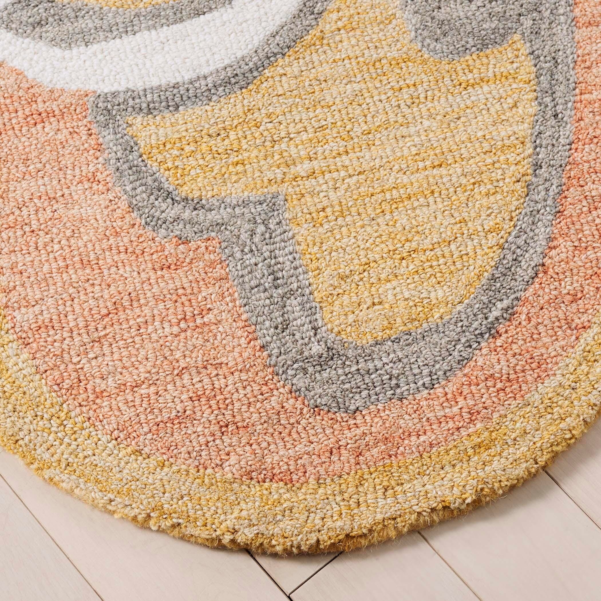 Safavieh Novelty Collection Damira 4' x 4' Round Rug, Rust/Gold, large