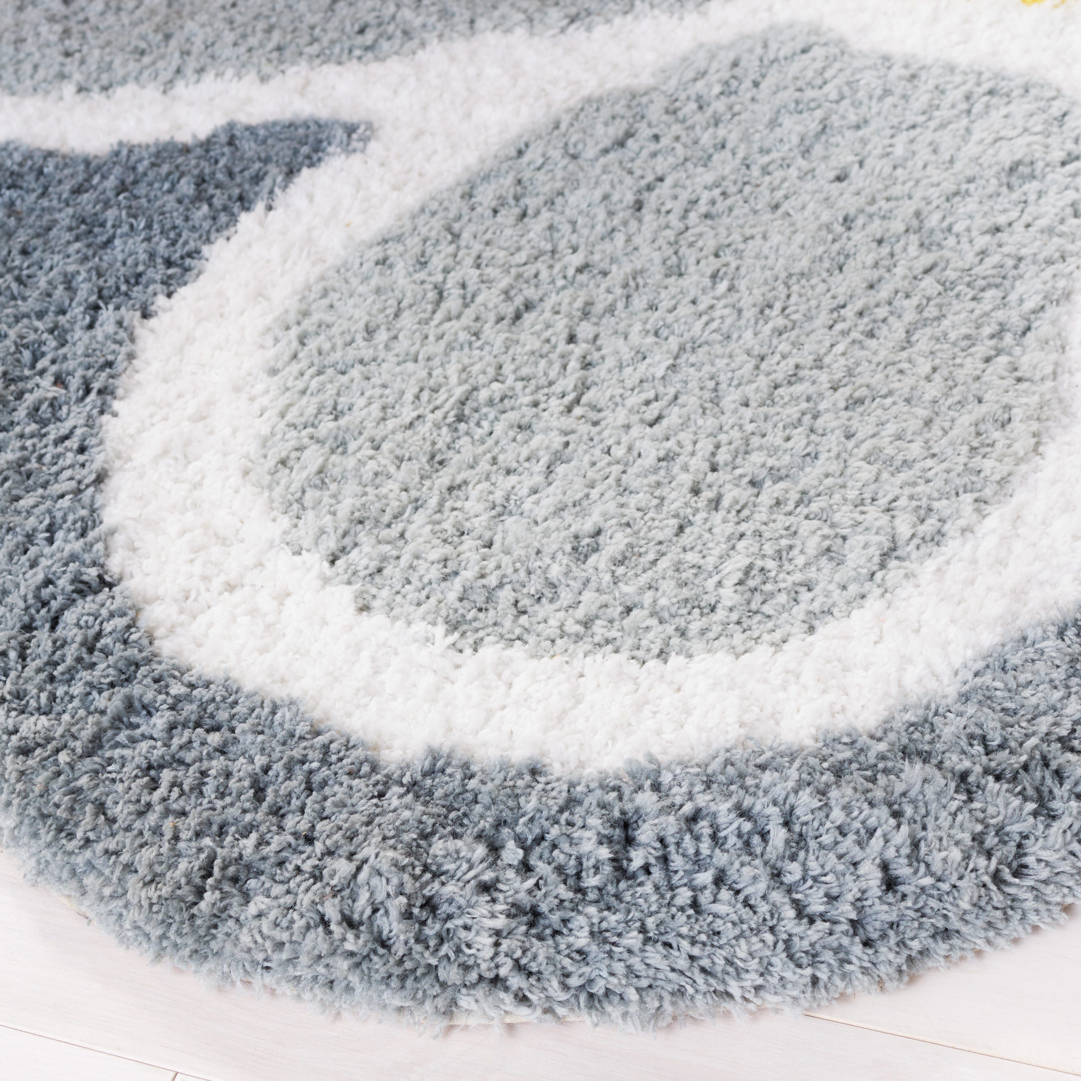 Safavieh Novelty Collection Adiya 5' x 5' Round Rug, Ivory/Gray, large