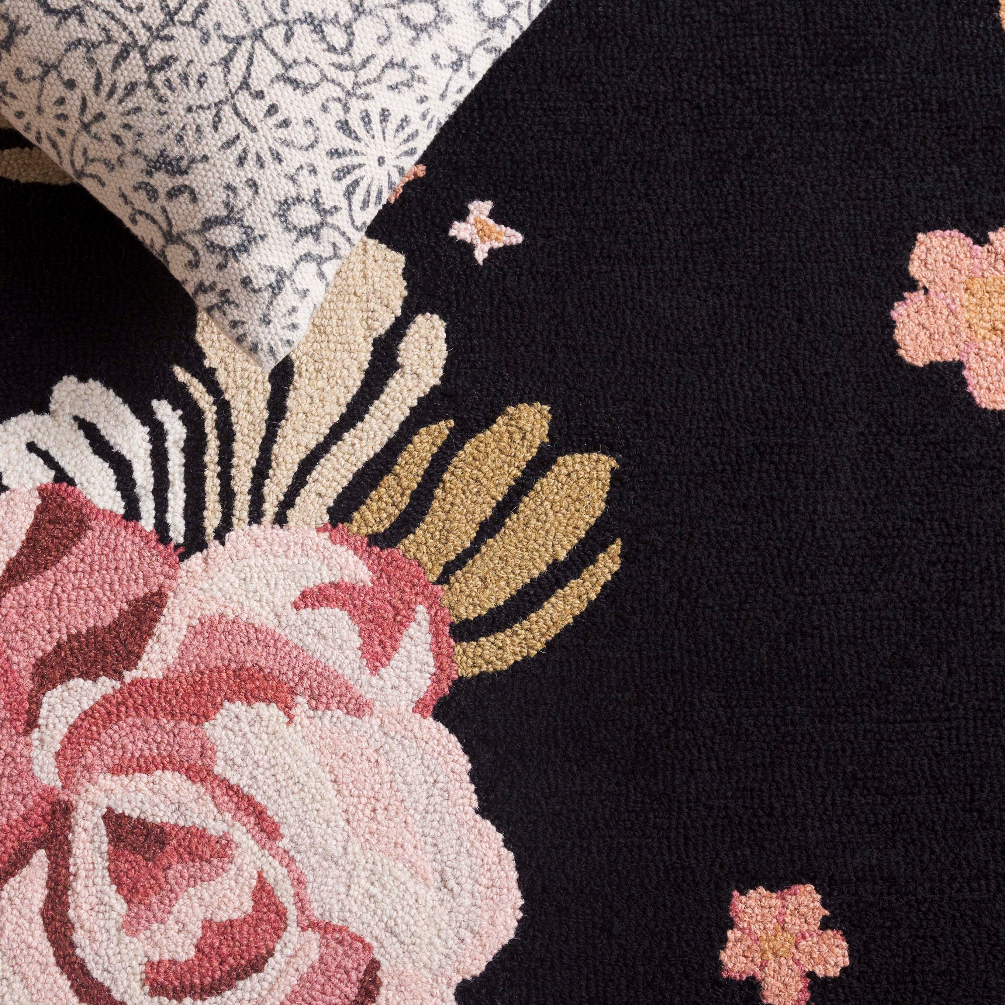 Safavieh Jardin Collection Resie 4' x 6' Area Rug, Black/Pink, large
