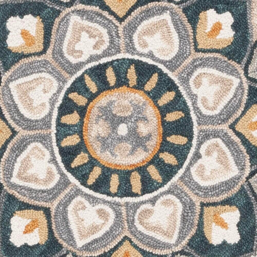 Safavieh Novelty Collection Urtza 5' x 5' Round Rug
