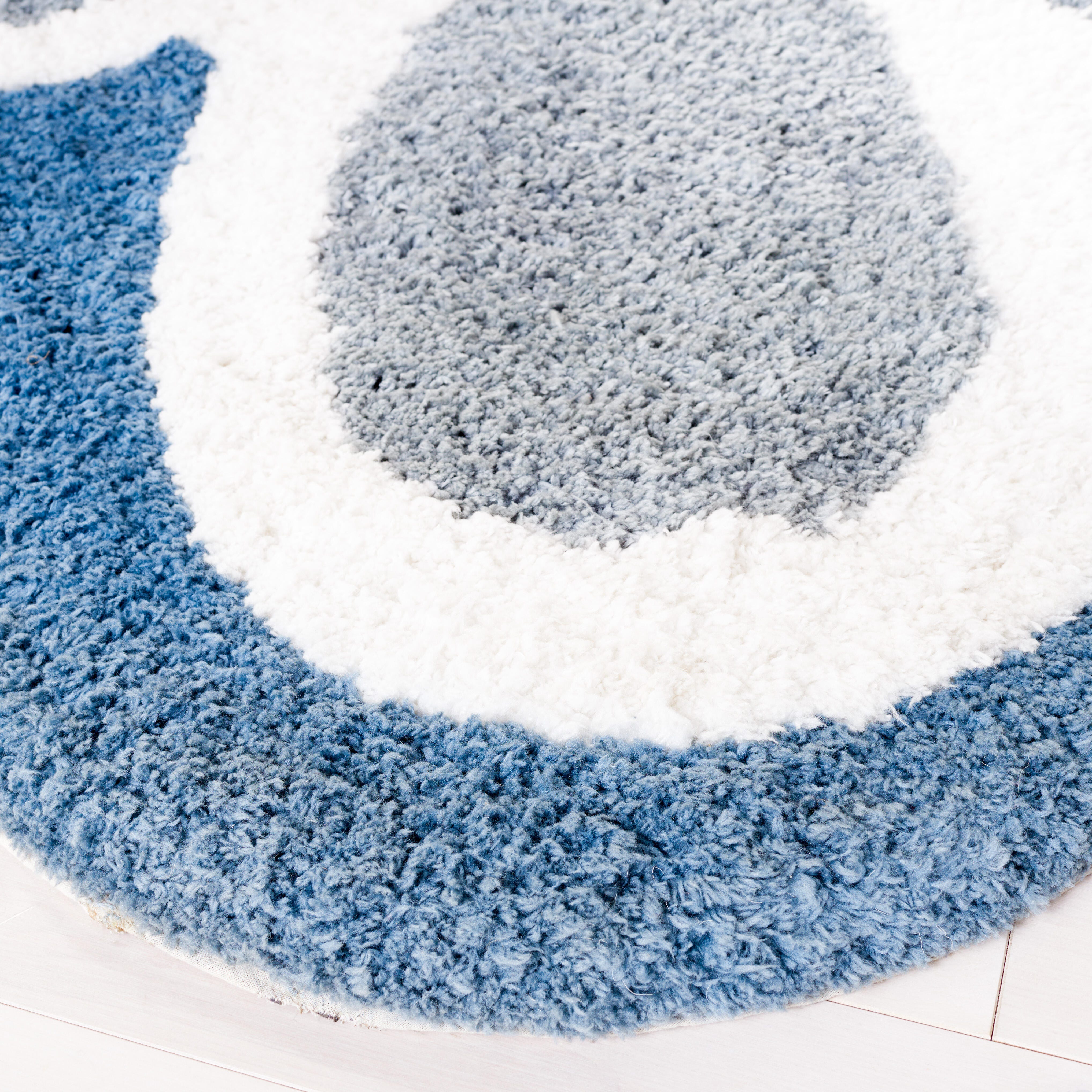 Safavieh Novelty Collection Adiya 6' x 6' Round Rug, Ivory/Blue, large