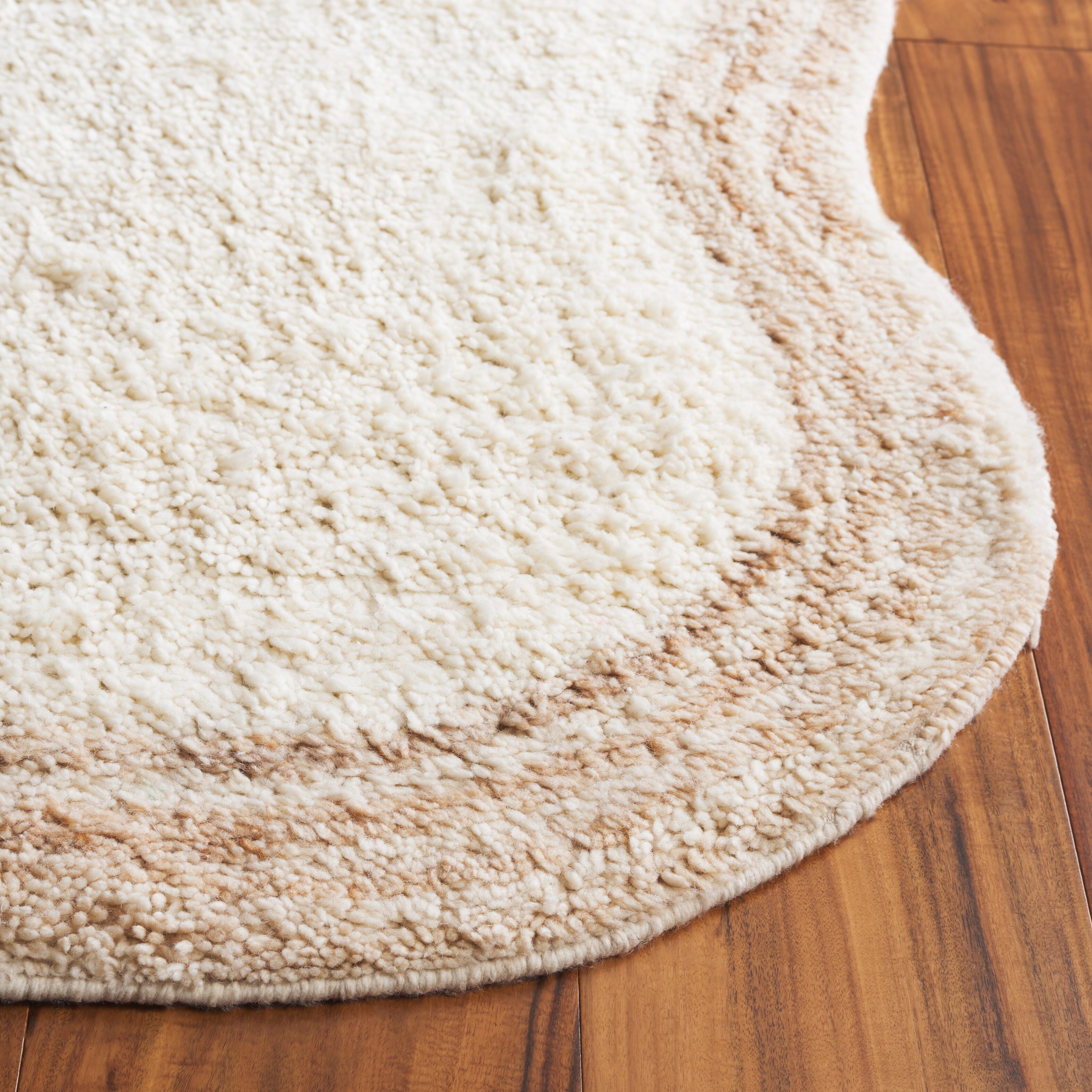 Safavieh Vermont Collection Oceane 5' x 8' Area Rug, Ivory/Beige, large