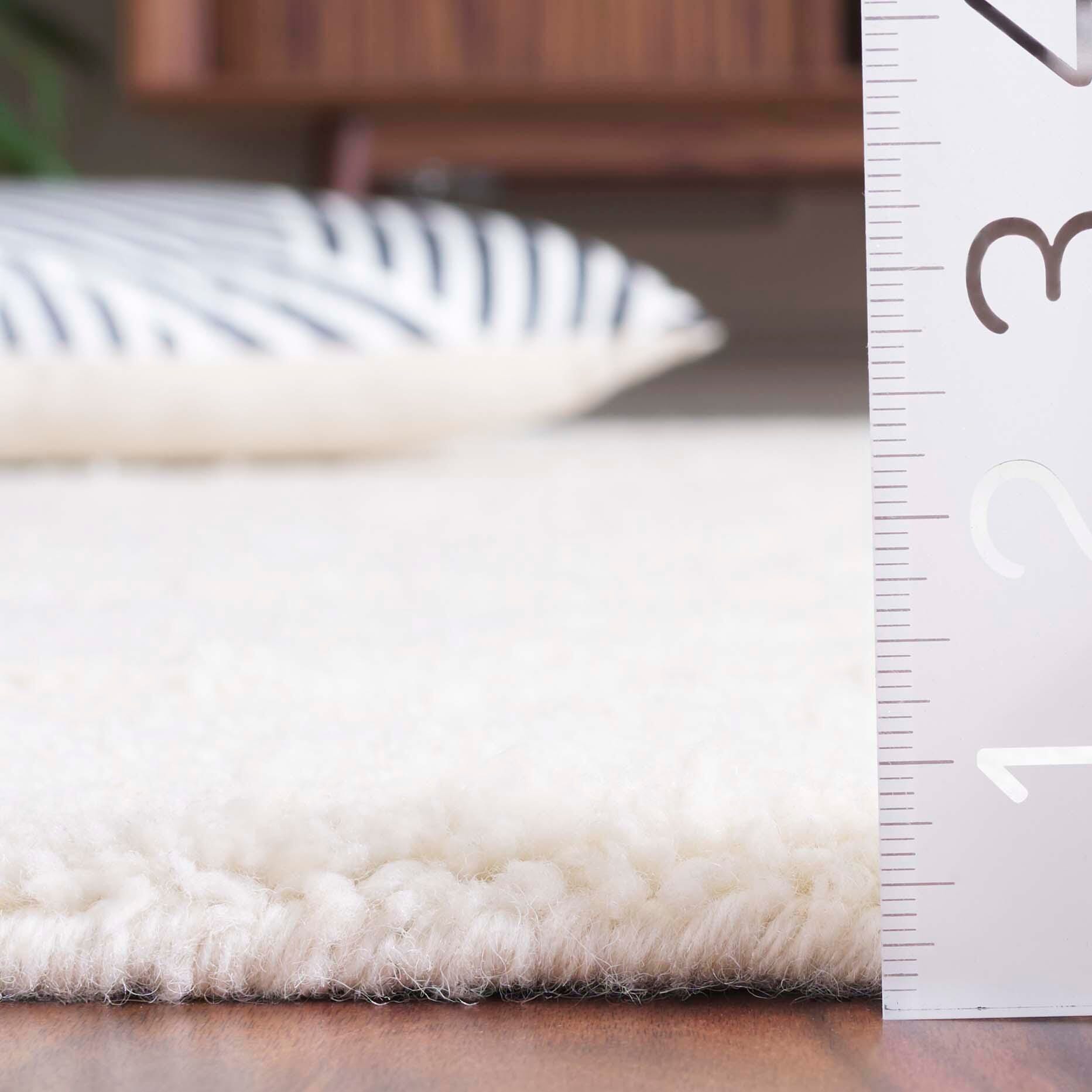 Safavieh Vermont Collection Morella 4' x 6' Area Rug, Ivory, large