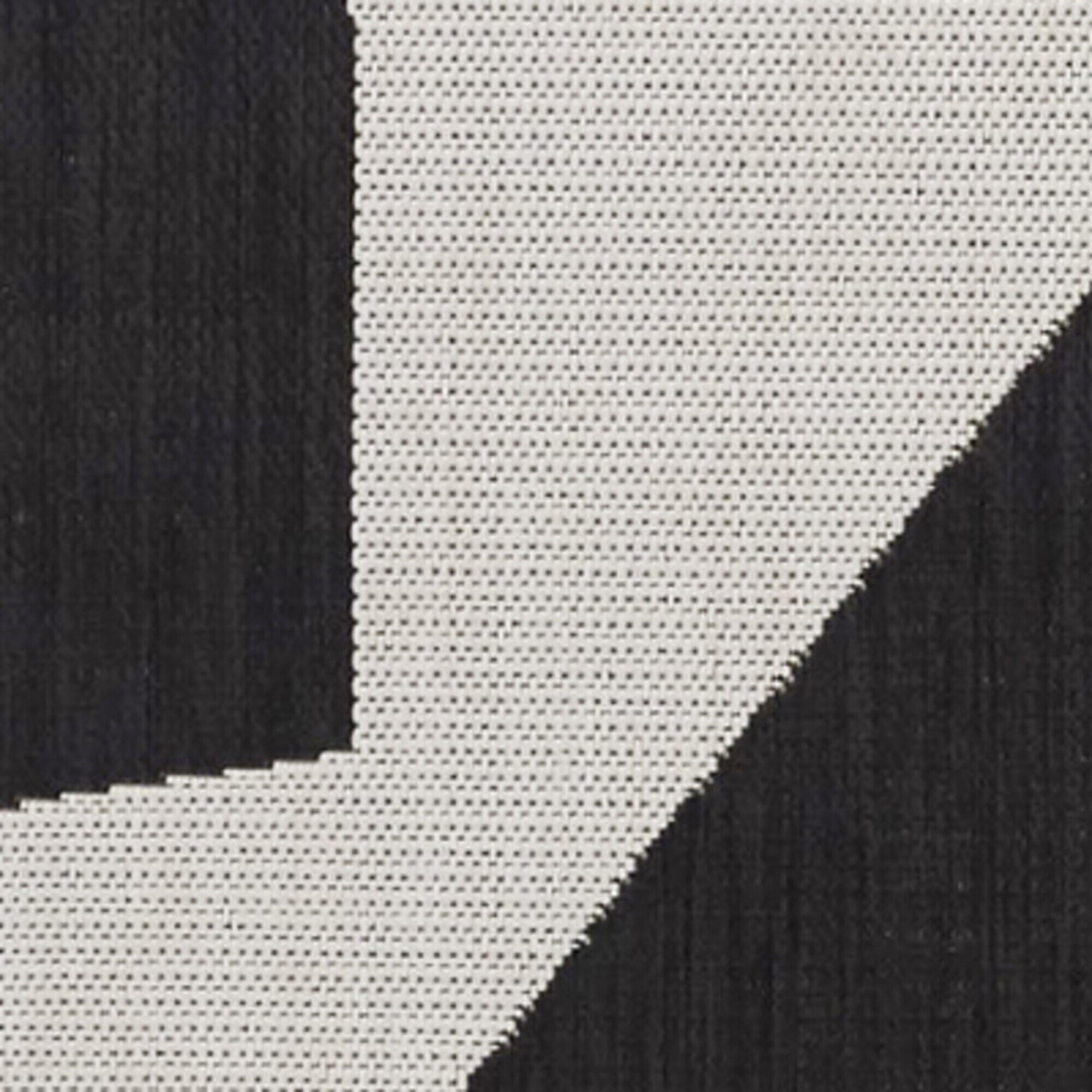 Swatch color Charcoal 