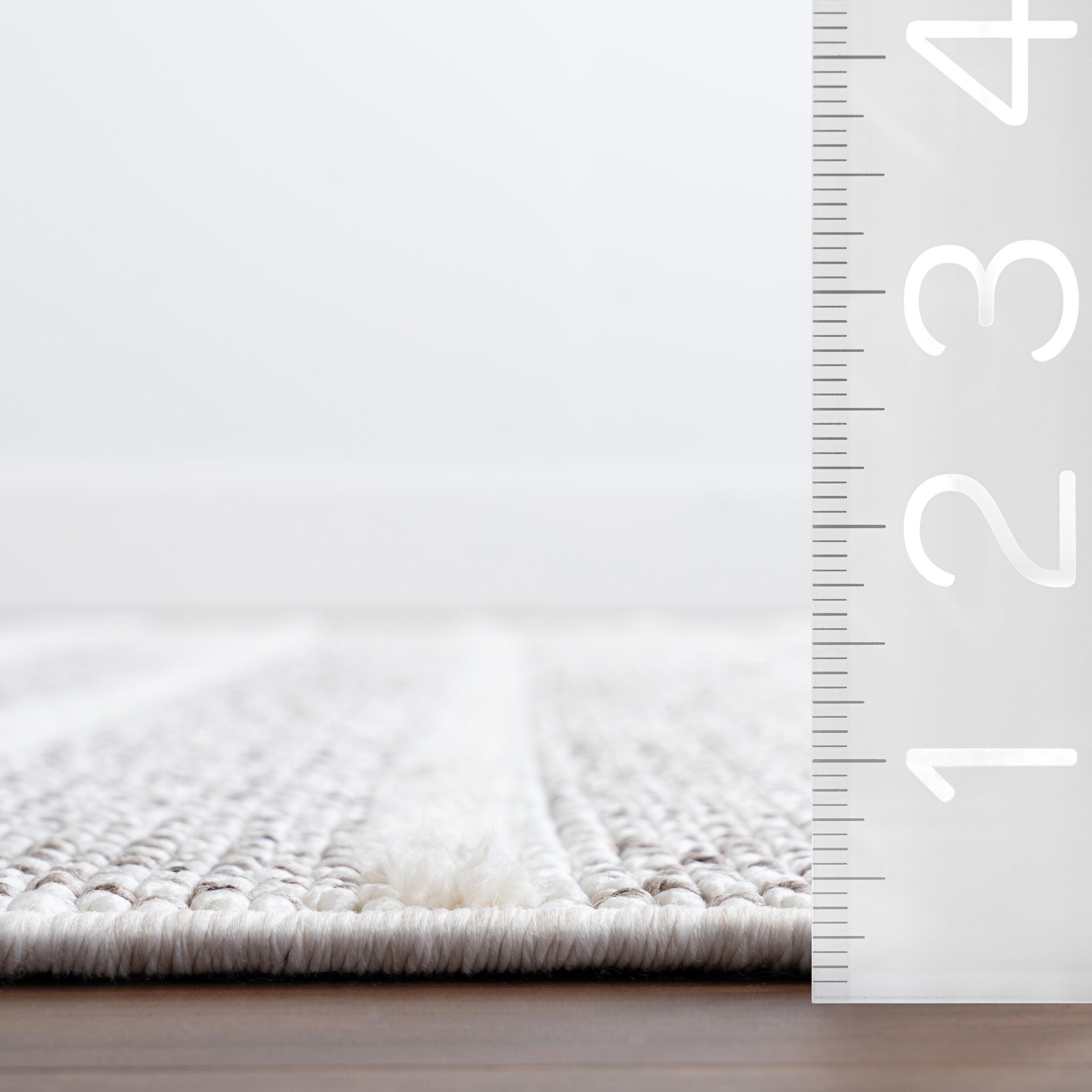 nuLOOM Lucretia 4' x 6' Area Rug, Ivory, large