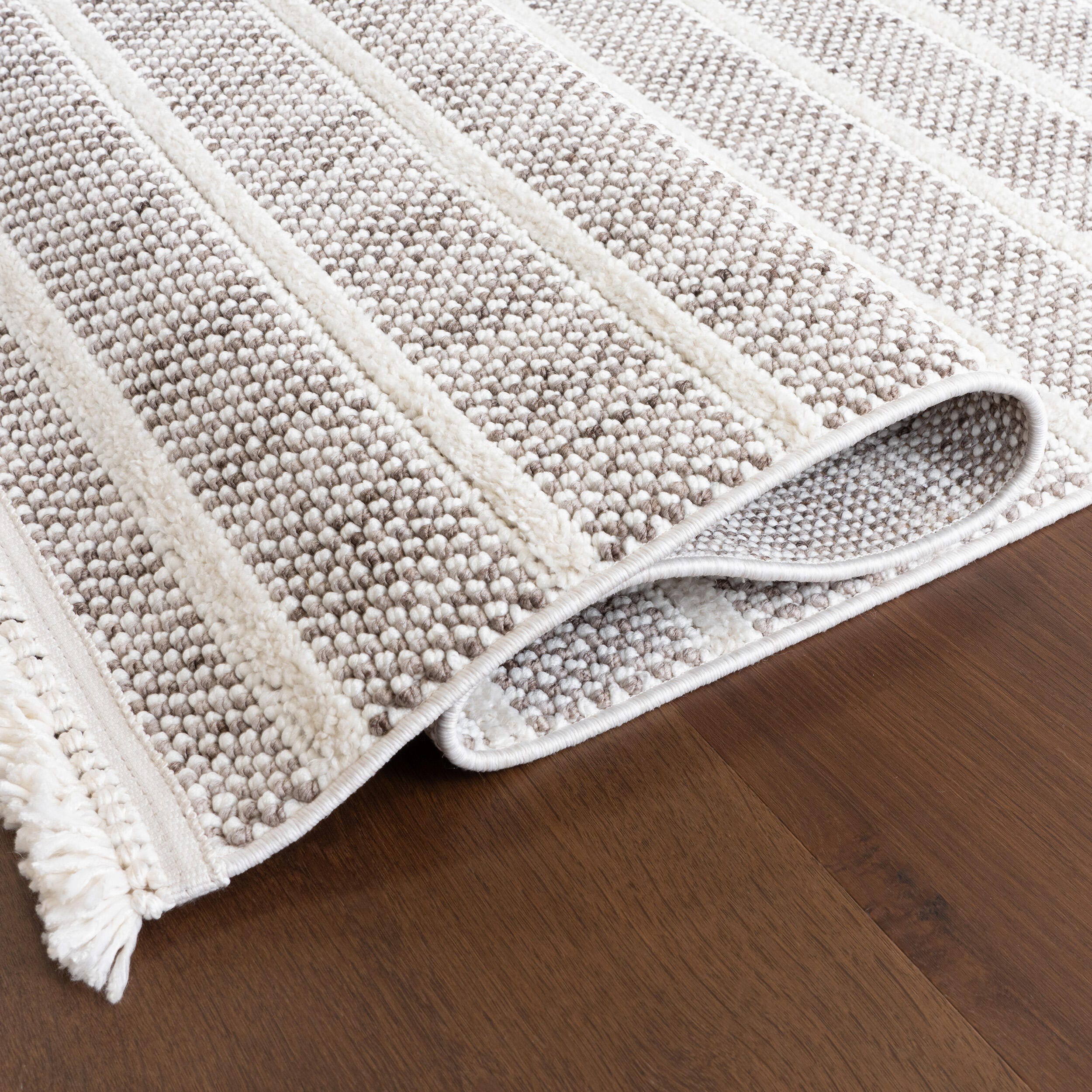 nuLOOM Lucretia 4' x 6' Area Rug, Ivory, large