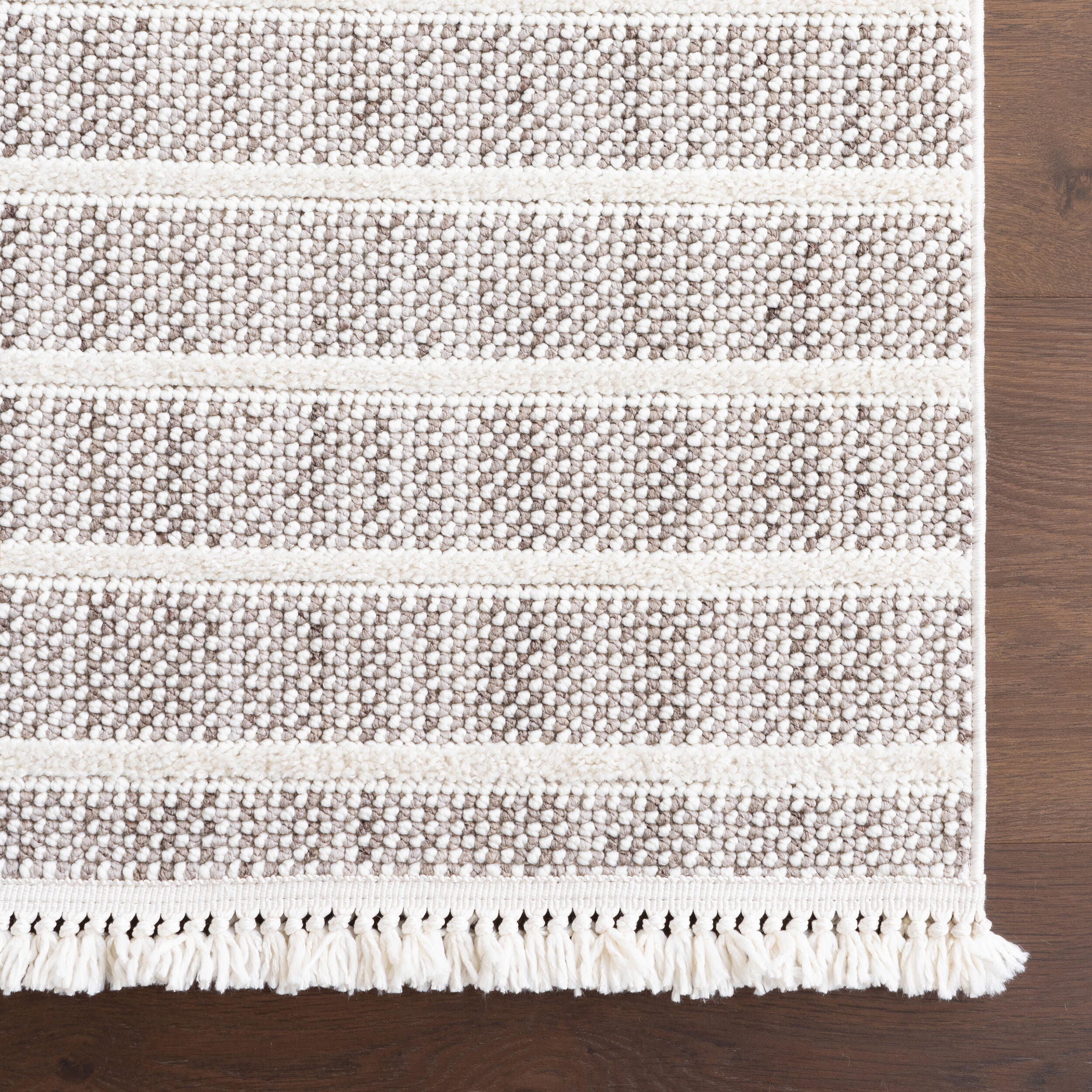 nuLOOM Lucretia 4' x 6' Area Rug, Ivory, large