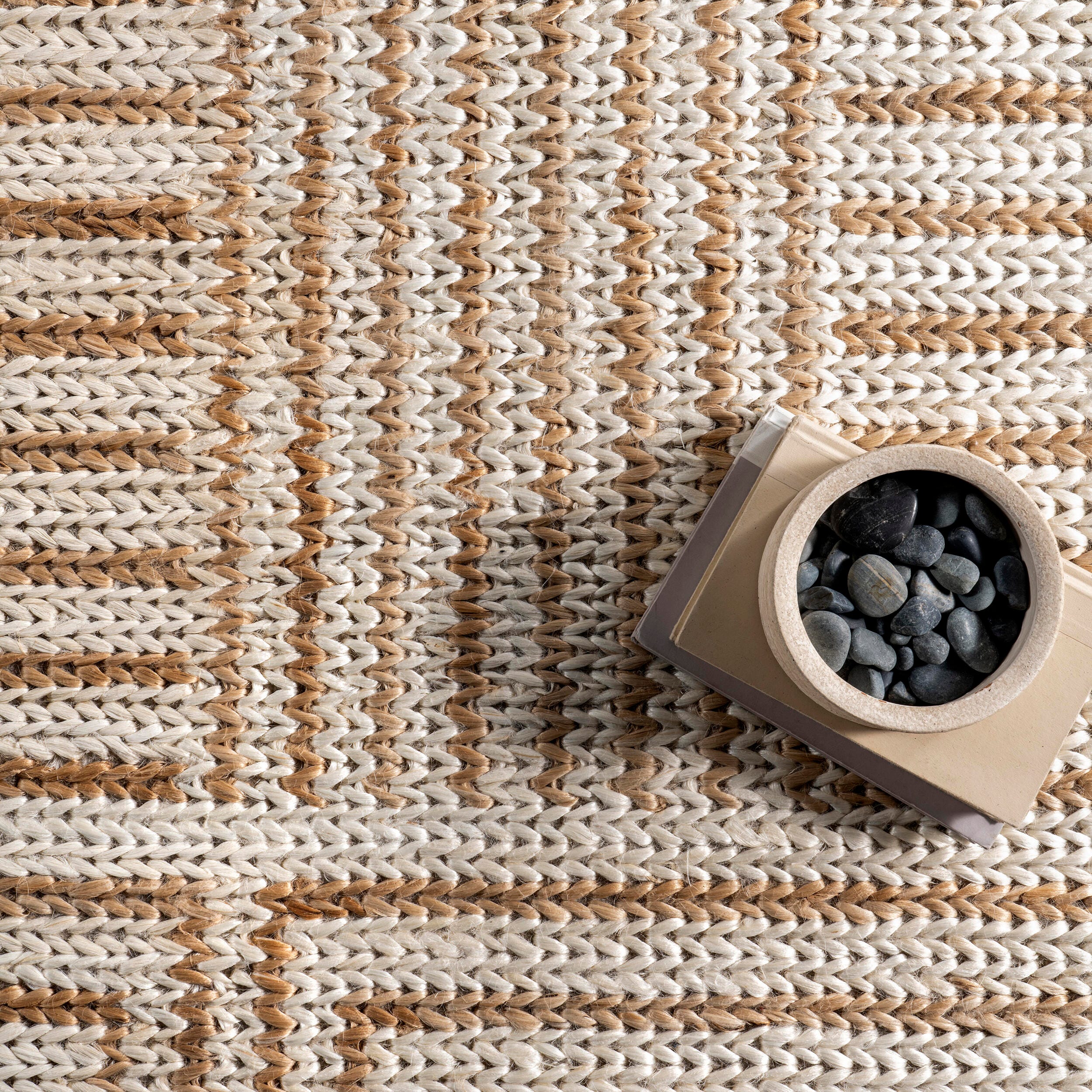 Swatch color Ivory , product with this swatch is currently selected
