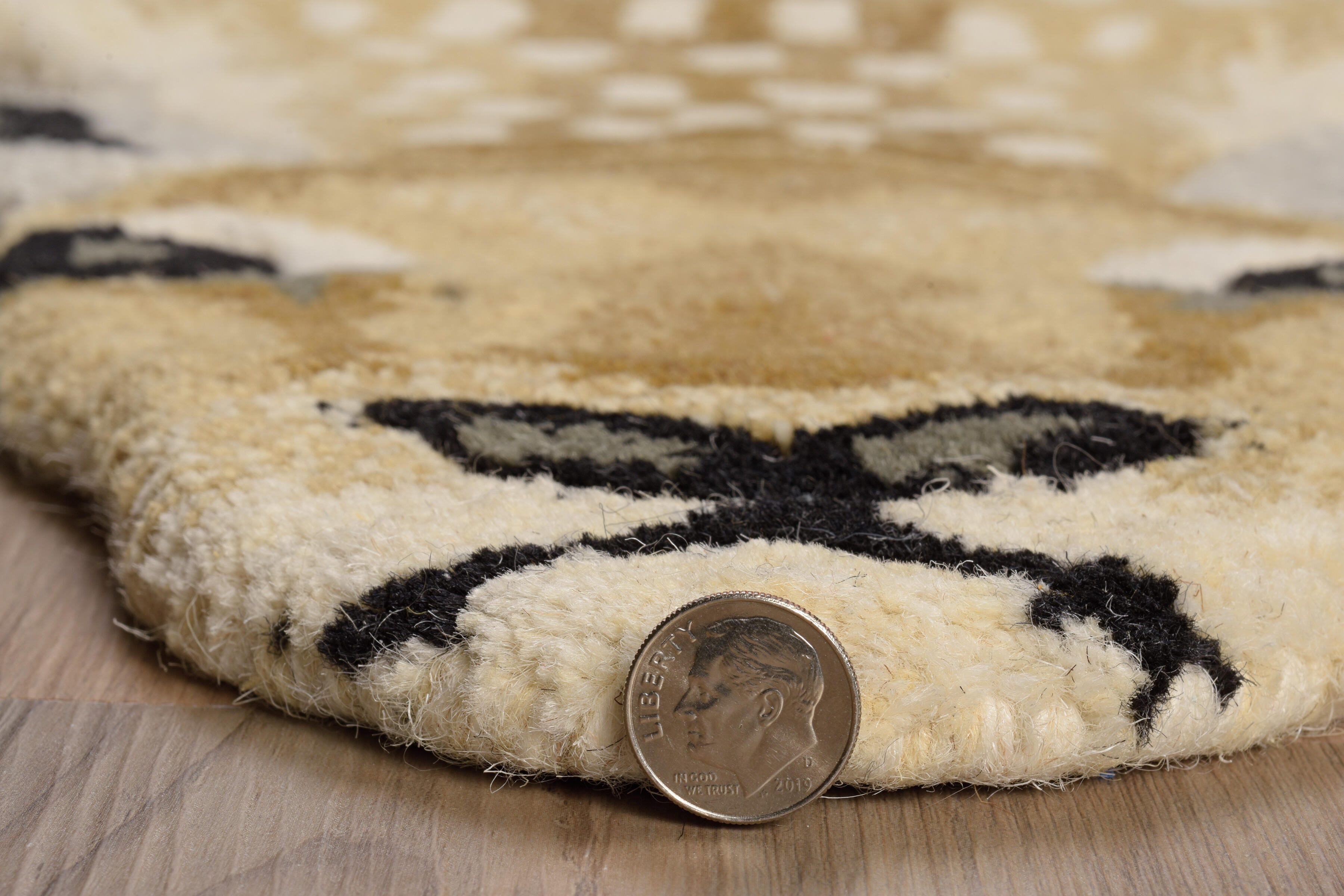 Linon Jungle Antelope 2' X 3' Accent Rug, Beige, large