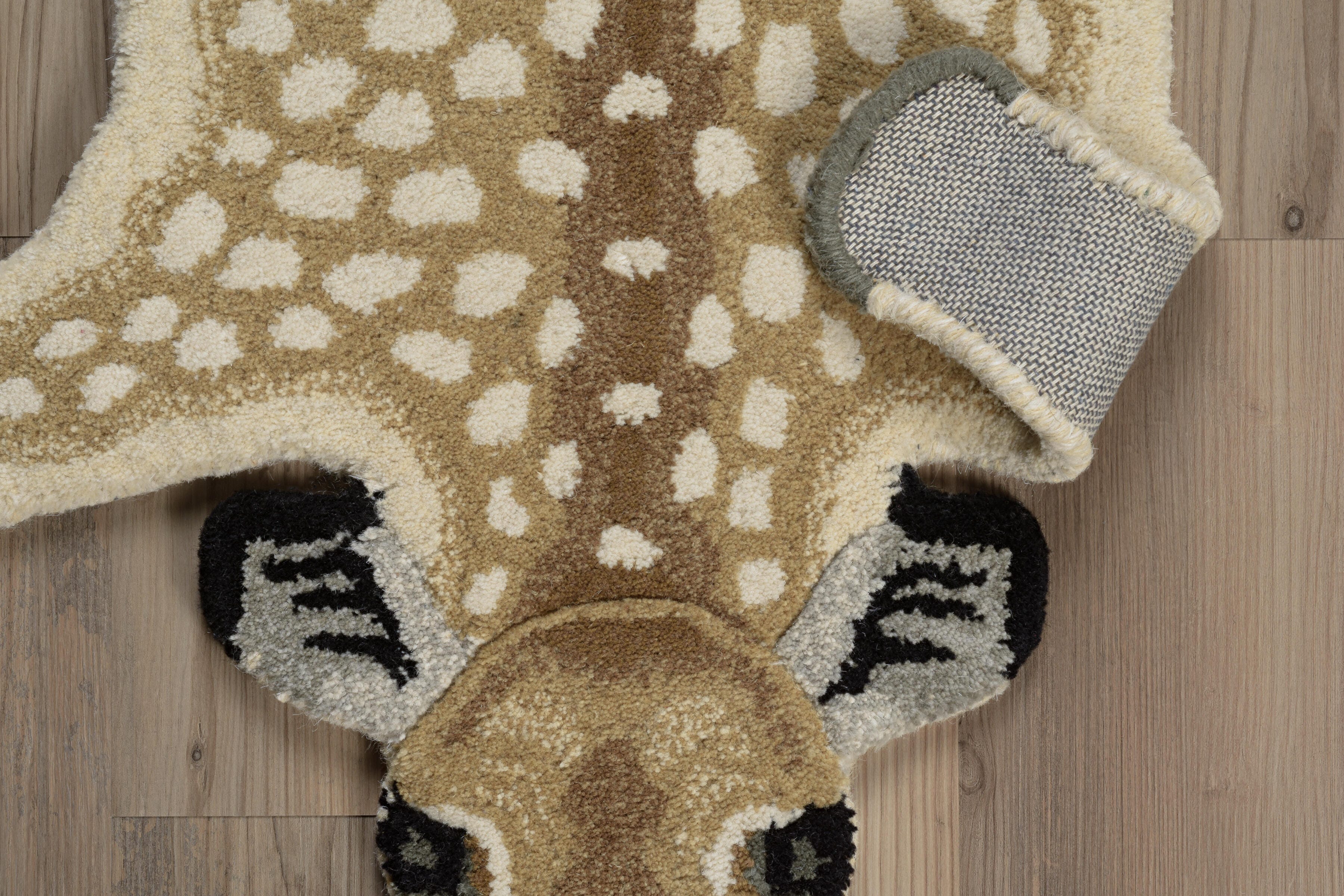 Linon Jungle Antelope 2' X 3' Accent Rug, Beige, large