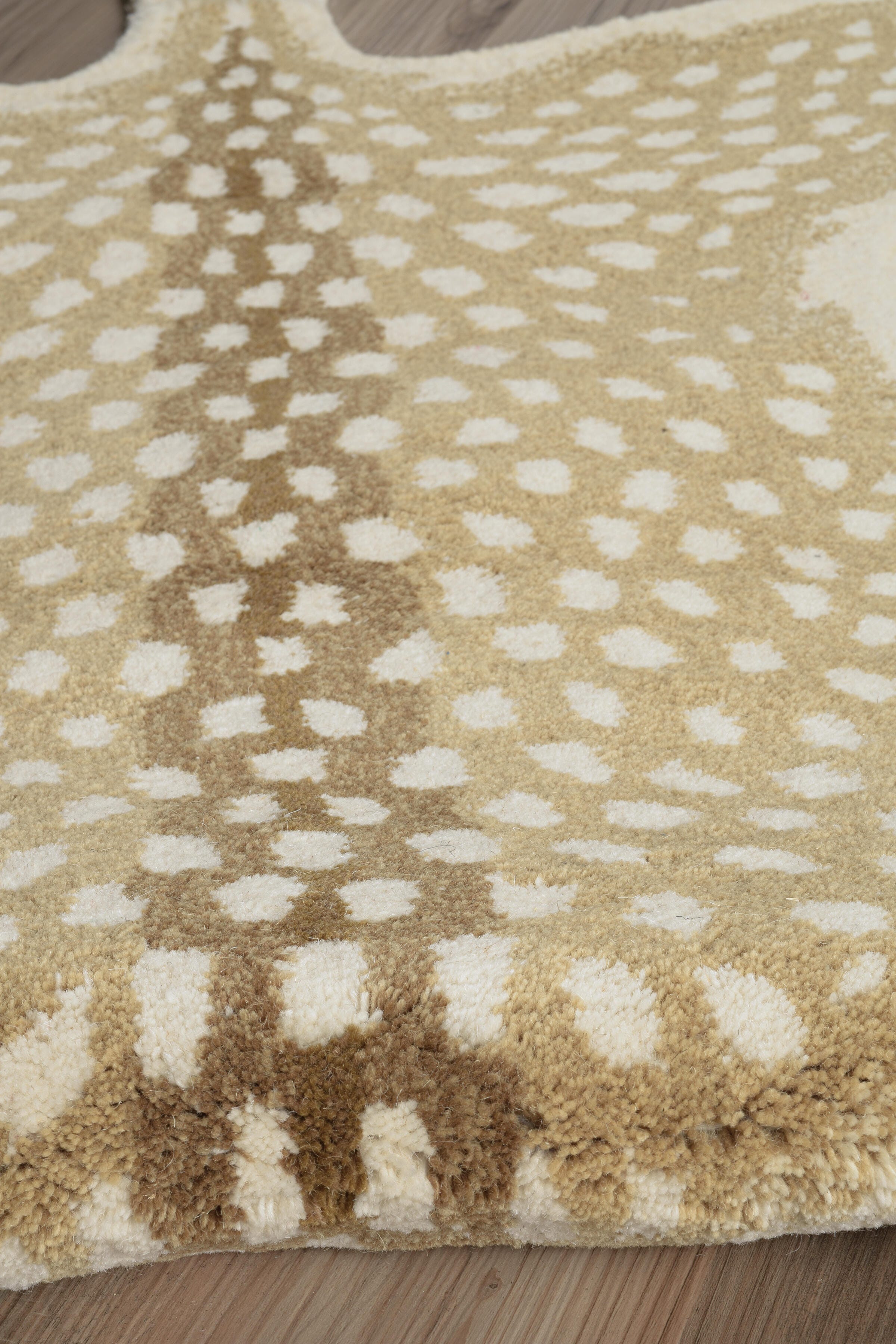 Linon Jungle Antelope 3' X 5' Accent Rug, Beige, large