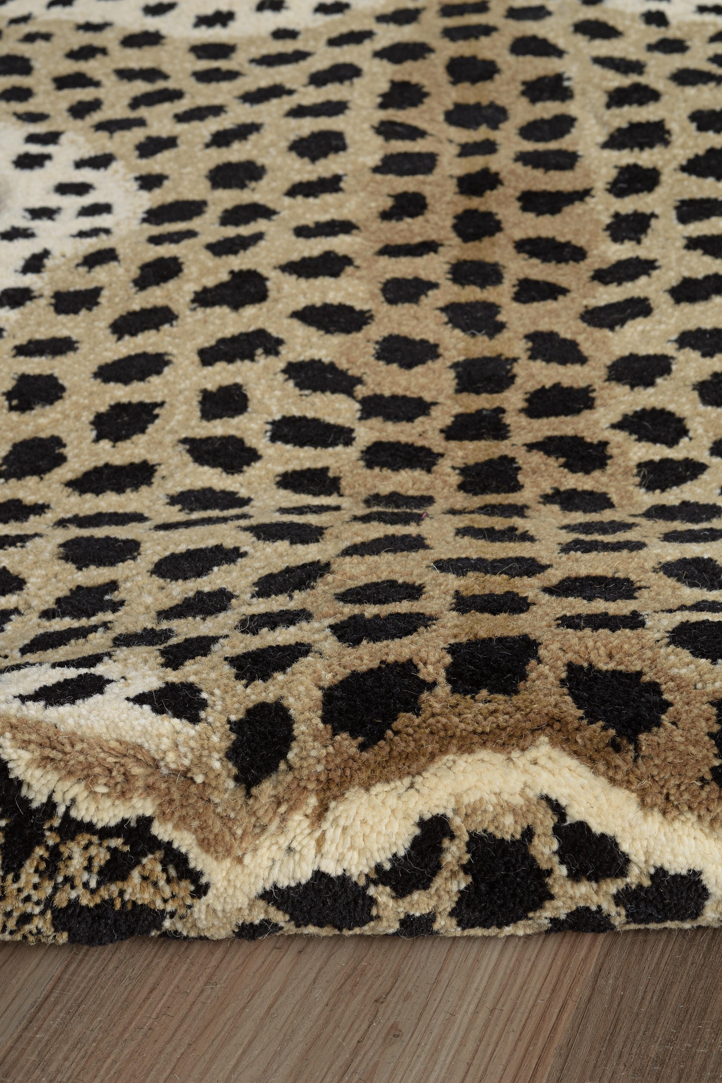 Linon Jungle Cheetah 2' X 3' Accent Rug, Gold/Black, large