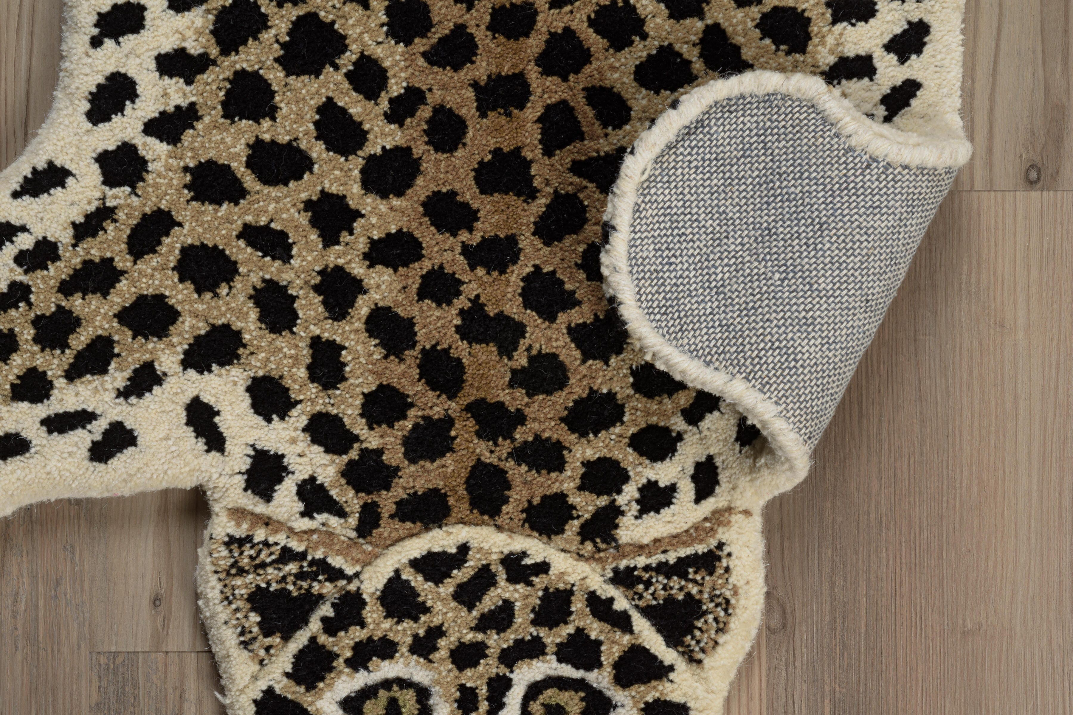 Linon Jungle Cheetah 2' X 3' Accent Rug, Gold/Black, large