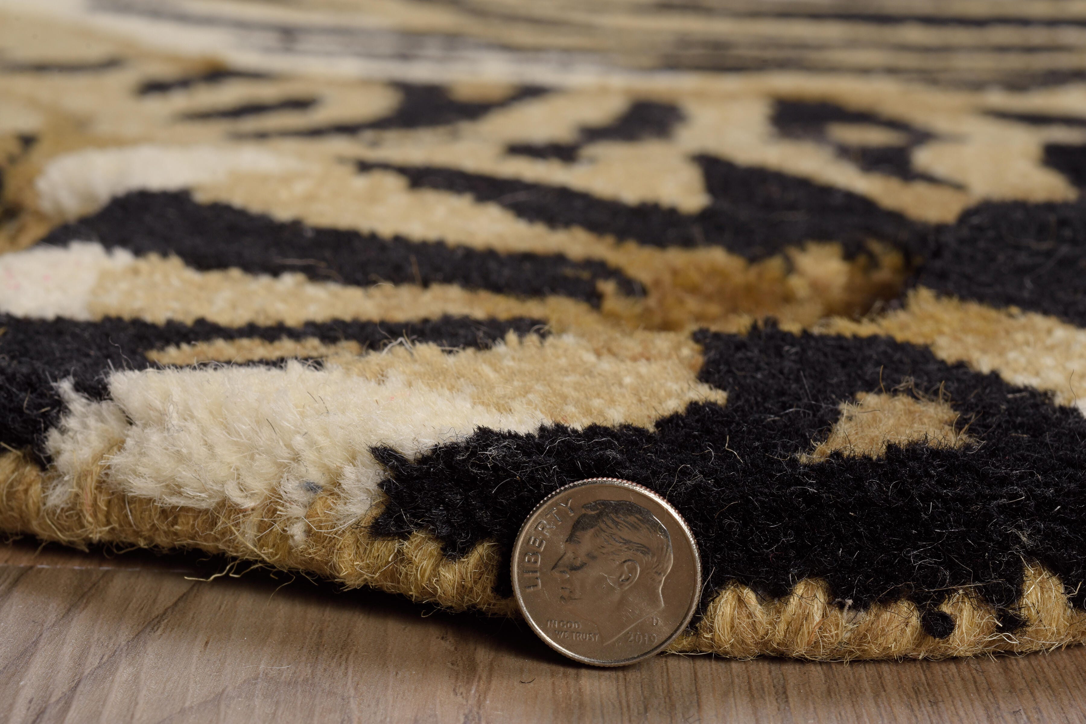 Linon Jungle Sitting Tiger 2' X 3' Accent Rug, , large