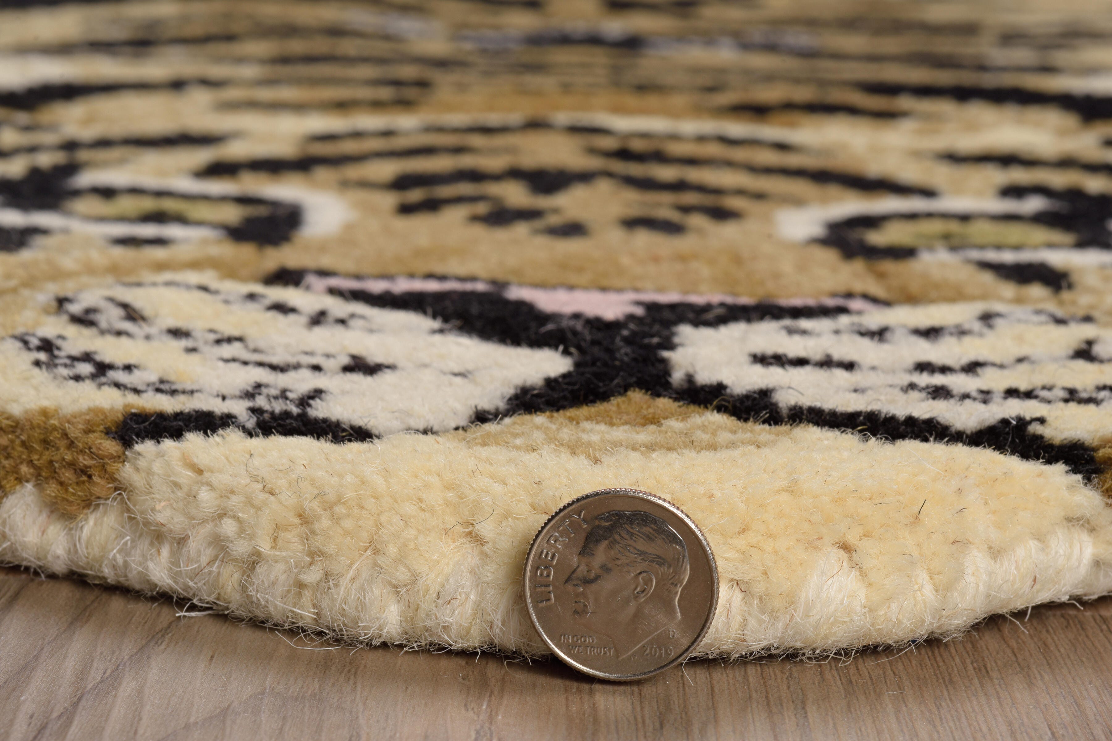Linon Jungle Tiger 2' X 3' Accent Rug, Beige/Black, large