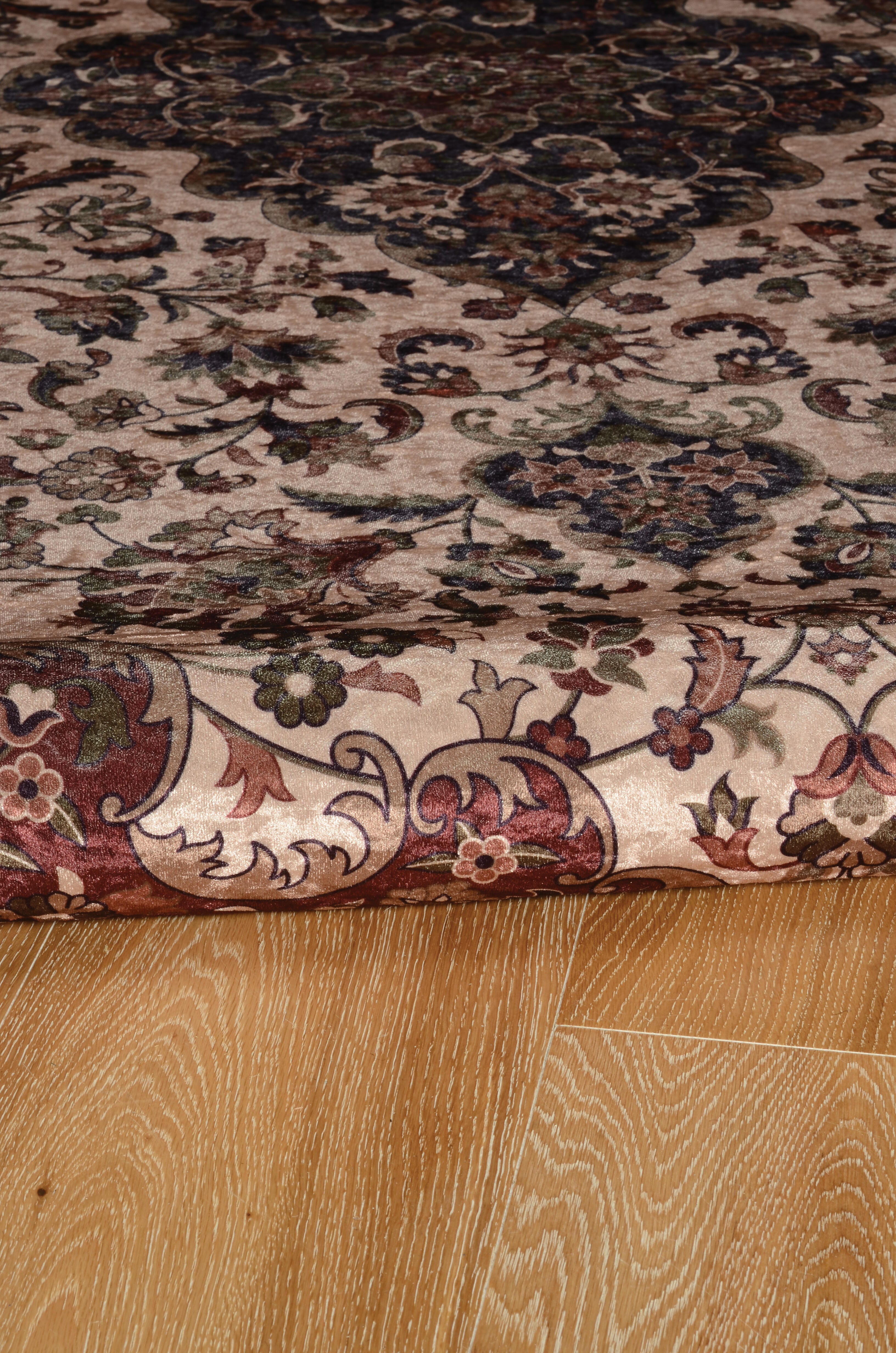 Linon Emerald Barton 6'7" x 9'7" Area Rug, Cream/Red, large