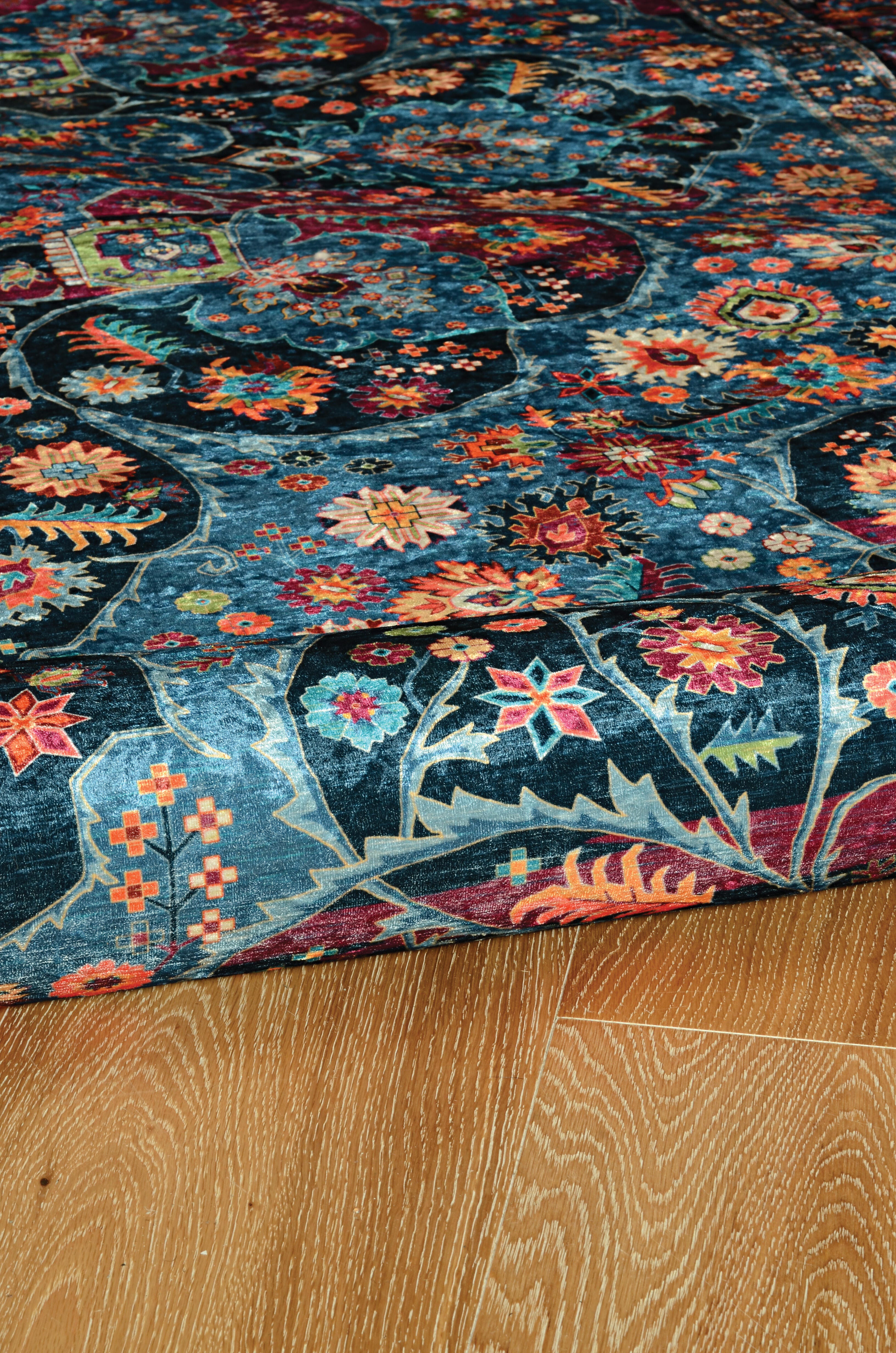 Linon Emerald Grenier 5' x 7' Area Rug, Navy, large