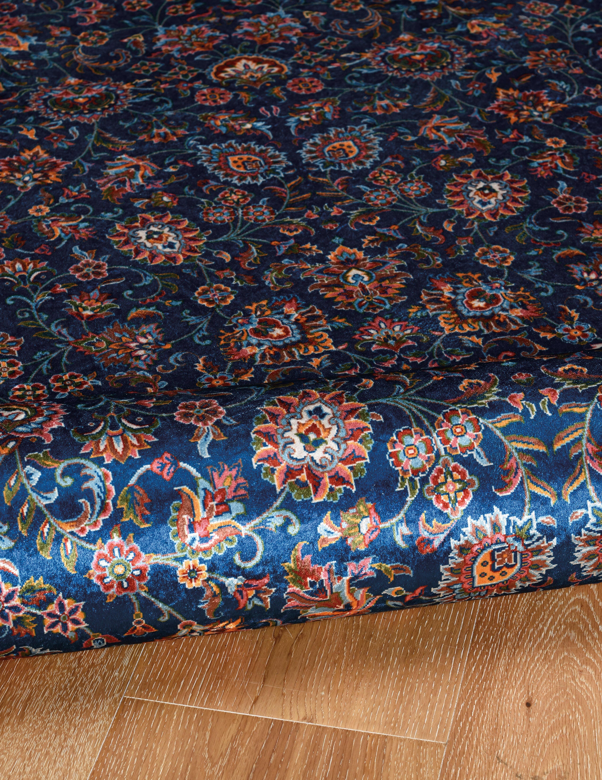 Linon Emerald Ritchie 2'2" x 3'2" Area Rug, Blue, large
