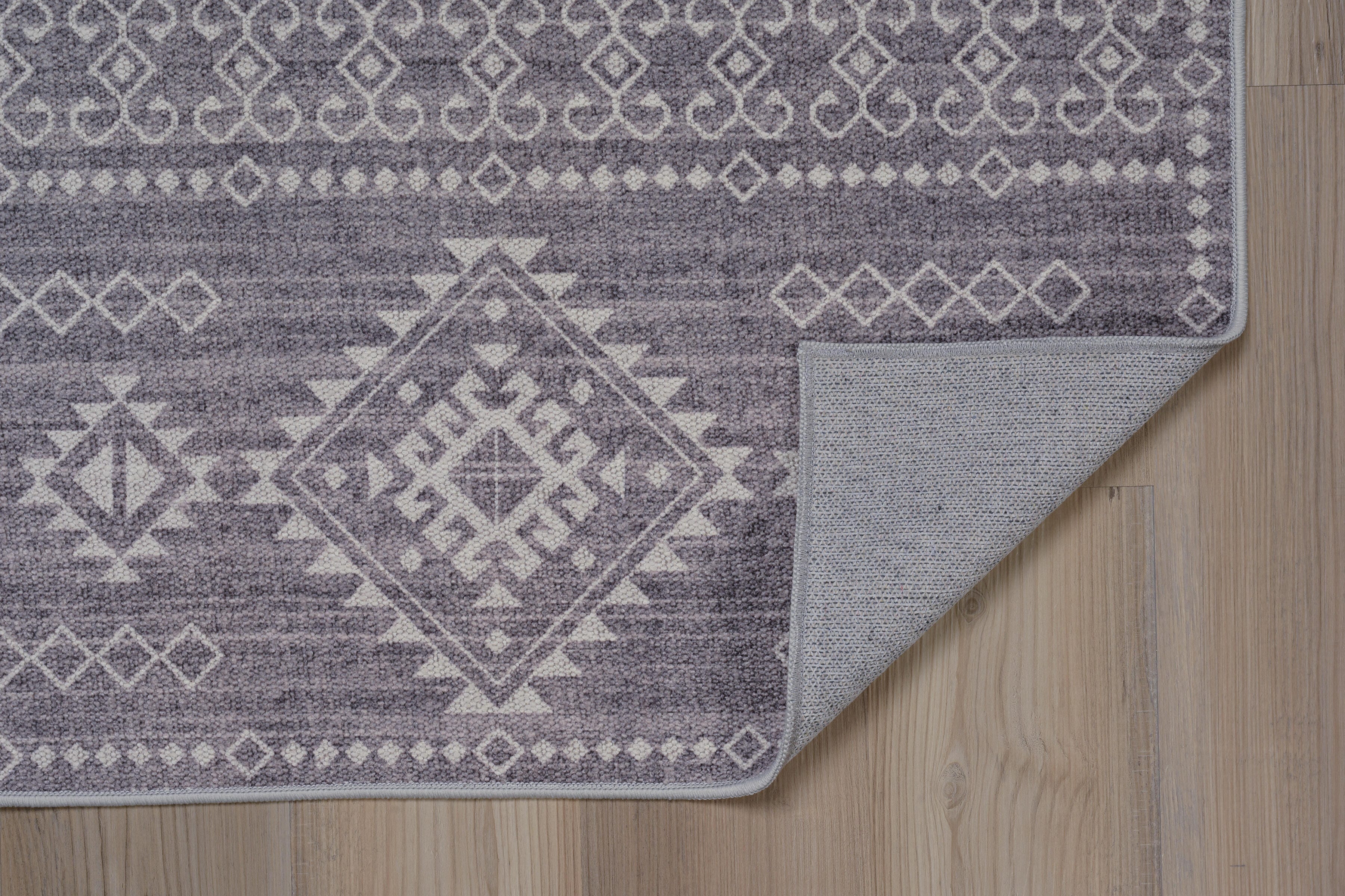 Linon Oakland Ivan 3' x 5'  Area Rug, Gray, large