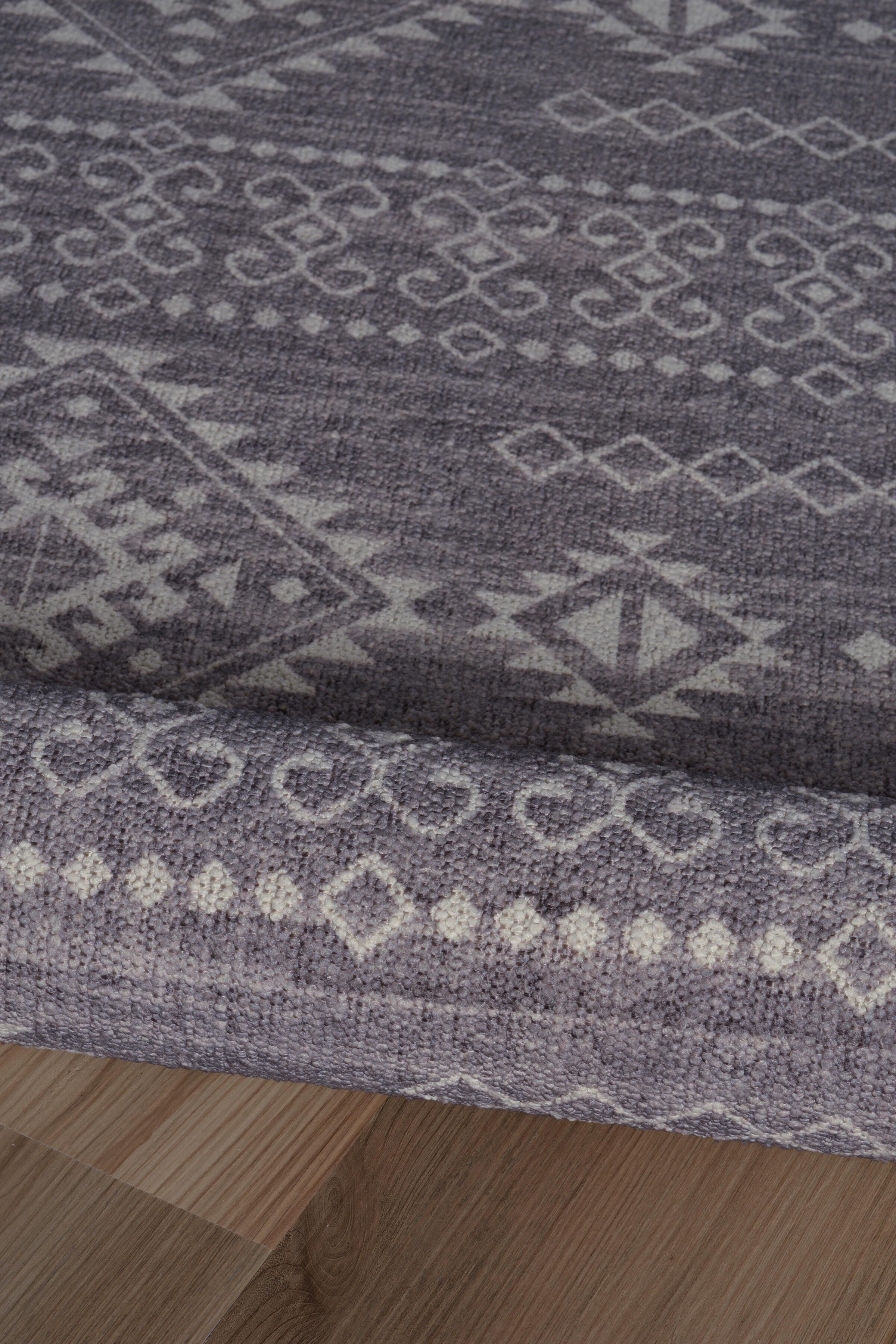 Linon Oakland Ivan 5' x 7'  Area Rug, Gray, large