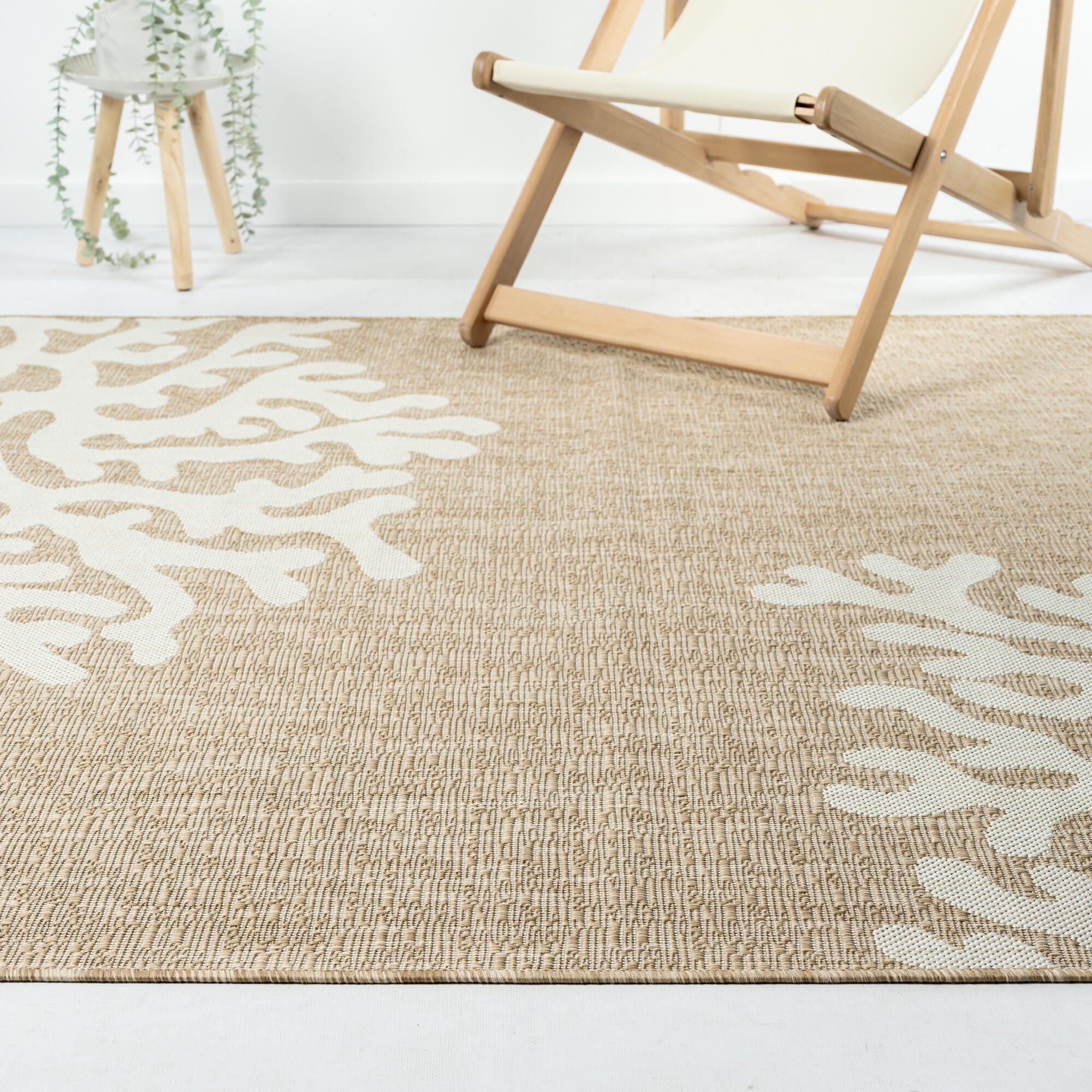 LR Home Reef 5' x 7' Area Rug, Beige/White, large