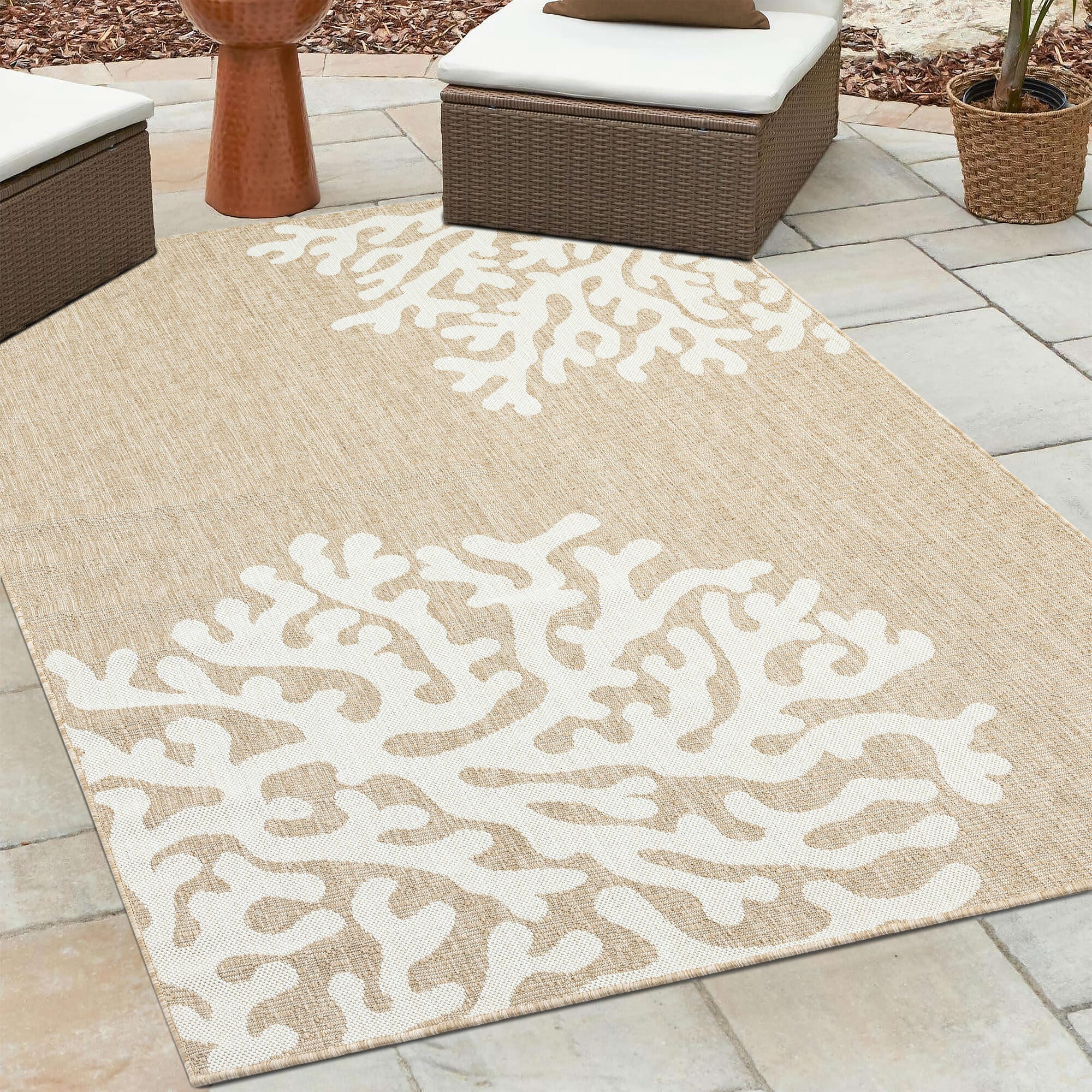 LR Home Reef 5' x 7' Area Rug, Beige/White, large