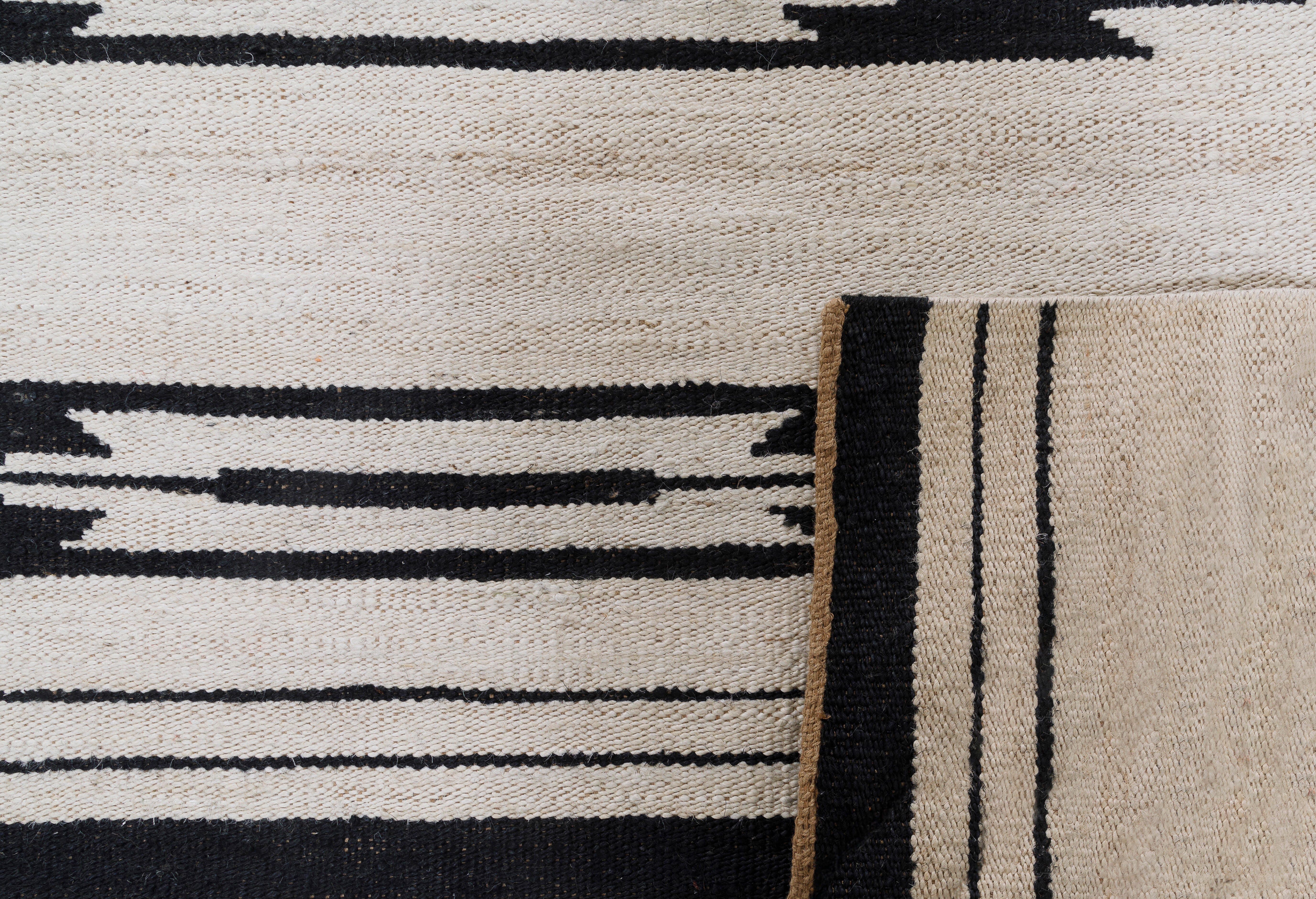 Terra by Obeetee Alba 3'1" x 5' Area Rug, Ivory/Black, large
