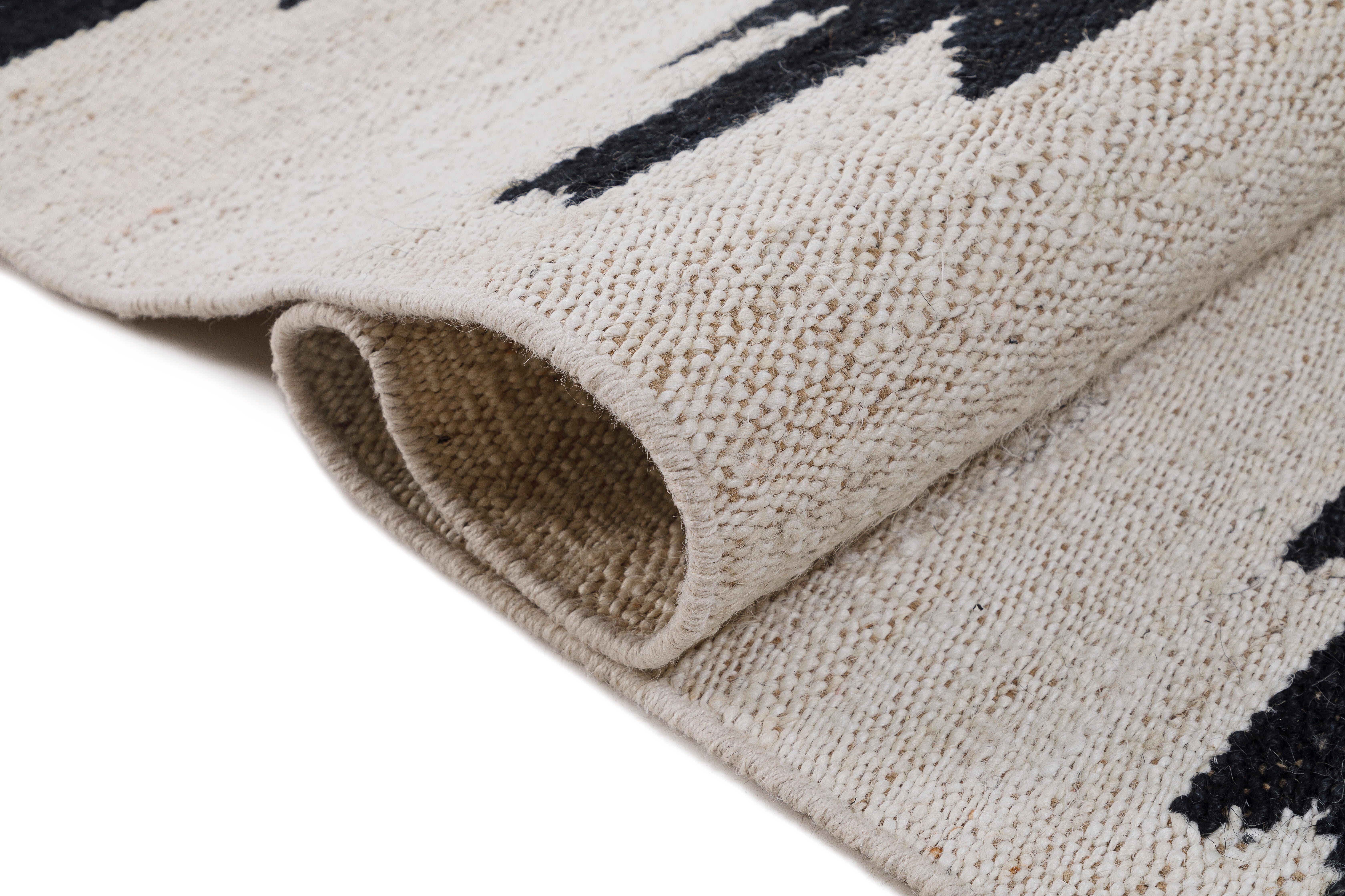 Terra by Obeetee Alba 5'2" x 8' Area Rug, Ivory/Black, large