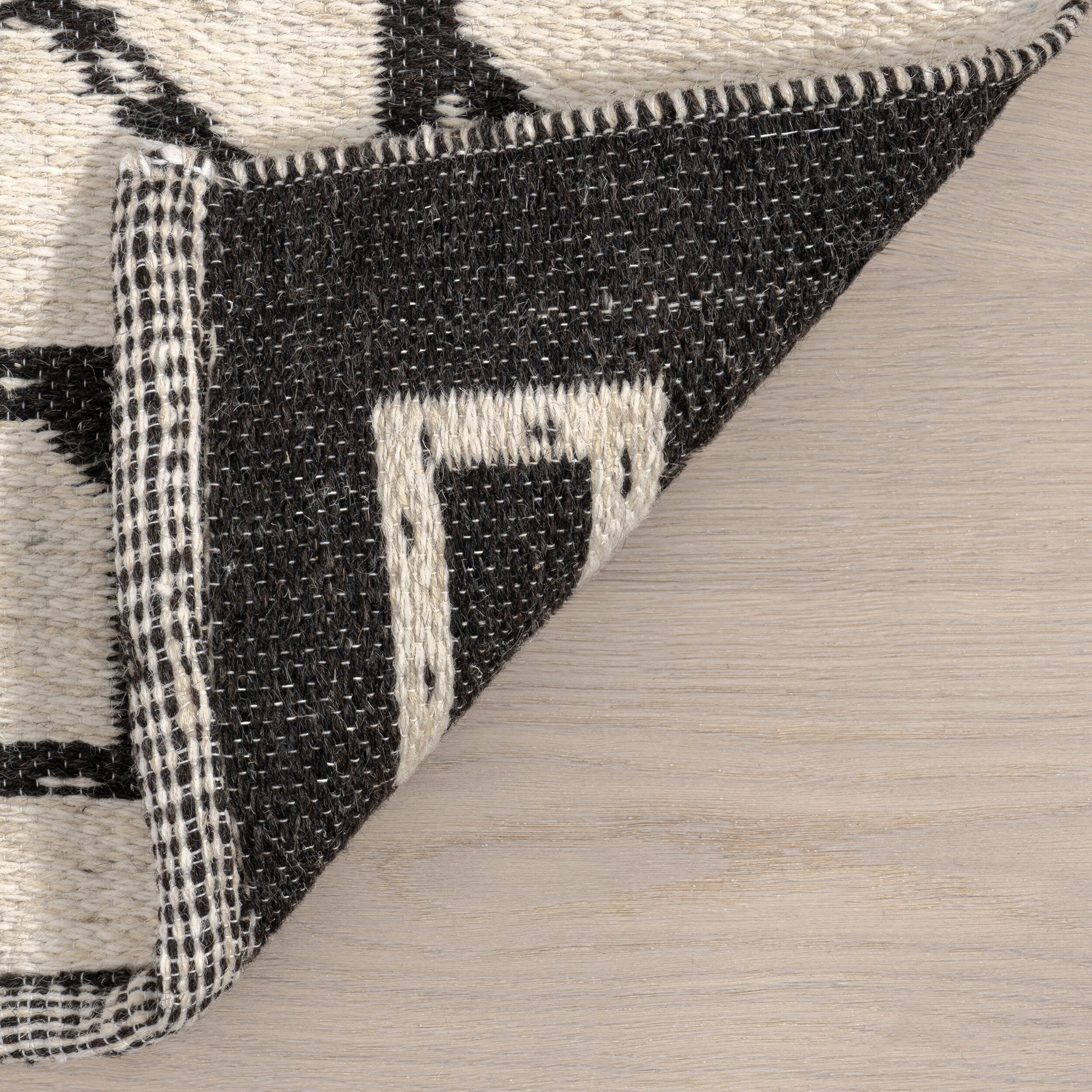Rugs USA June 3' x 5' Accent Rug, Ivory, large