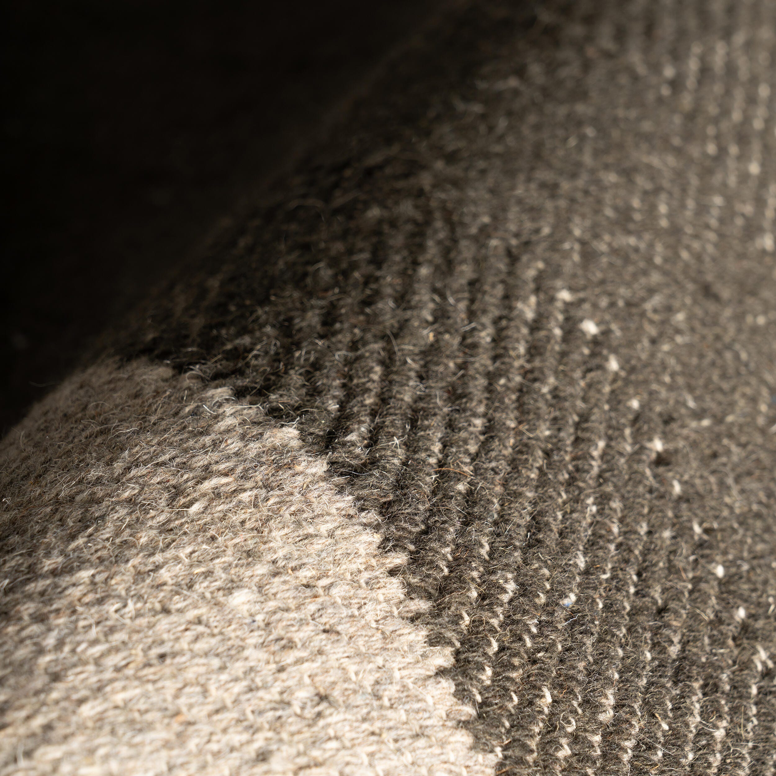 Rugs USA Canon 7' x 9' AreaRug, Charcoal, large