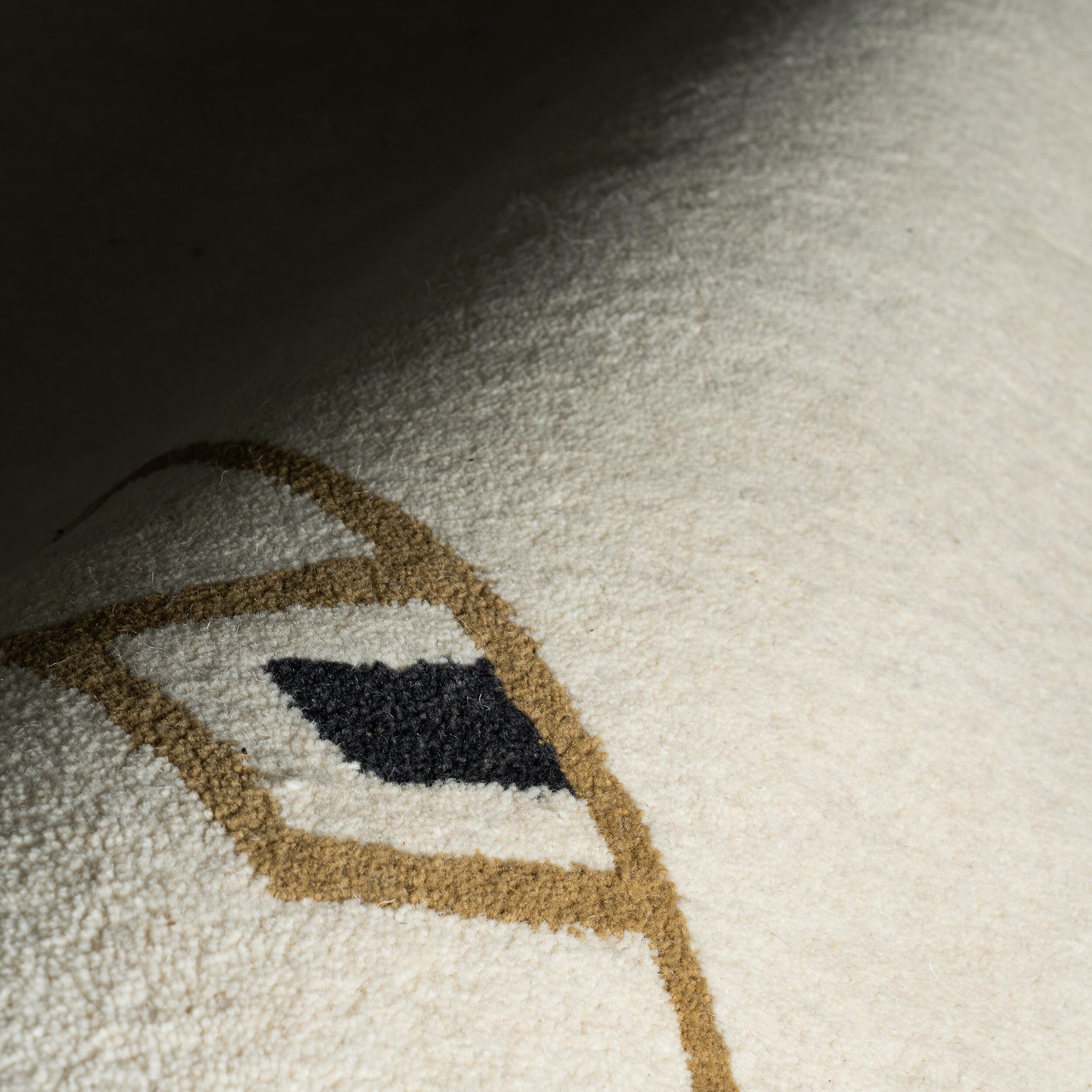 Rugs USA Yves 3' x 5' AreaRug, Ivory, large