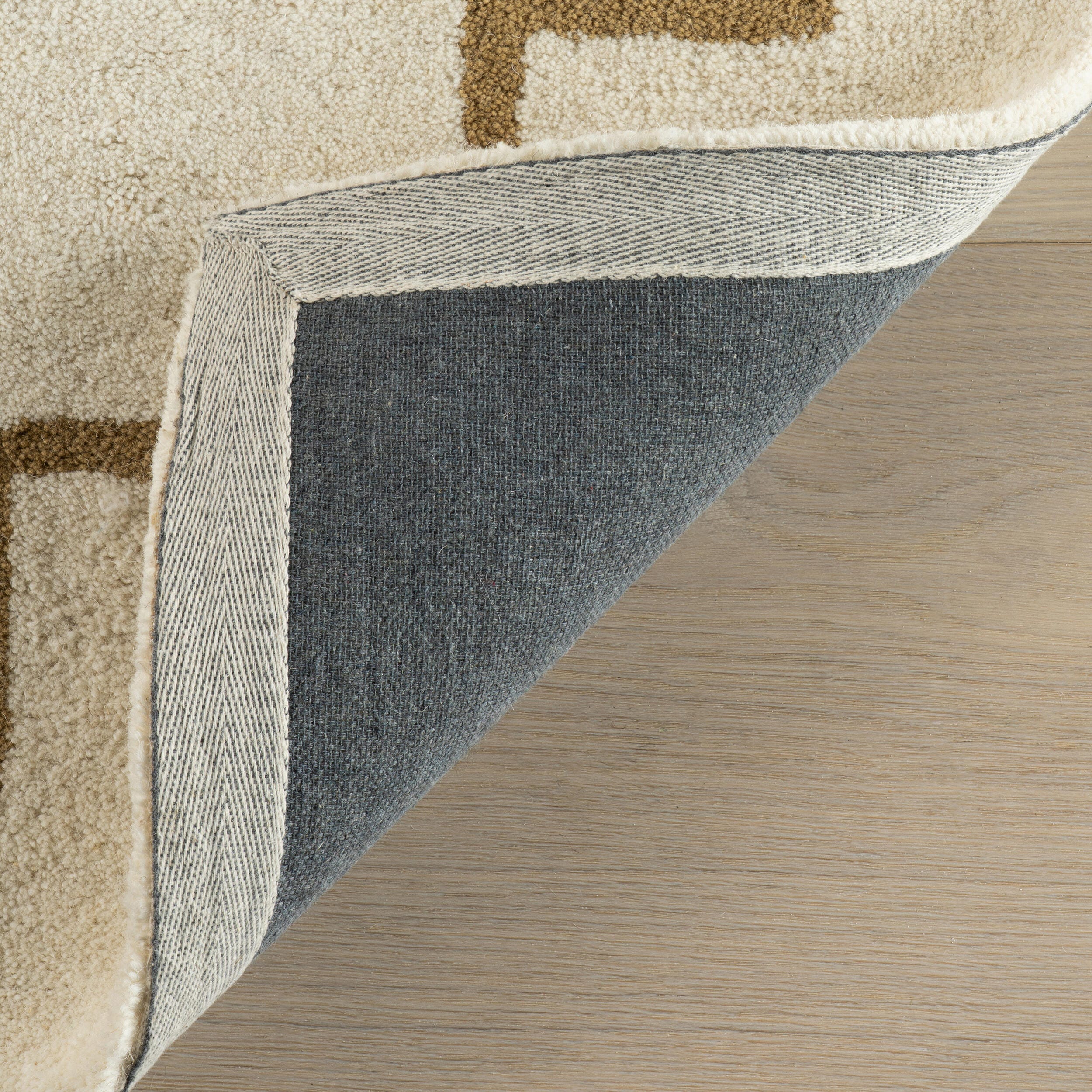 Rugs USA Yves 5' x 8' AreaRug, Ivory, large