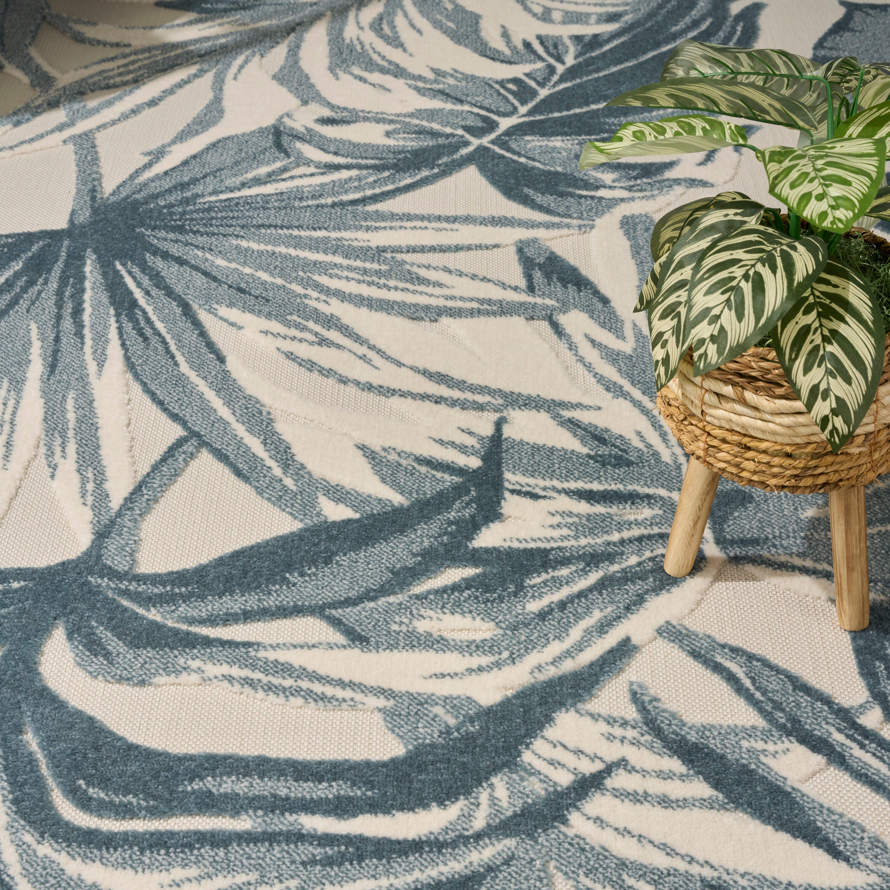 Nourison Home Aloha 3'6" x 5'6" Accent Rug, Ivory/Blue, large
