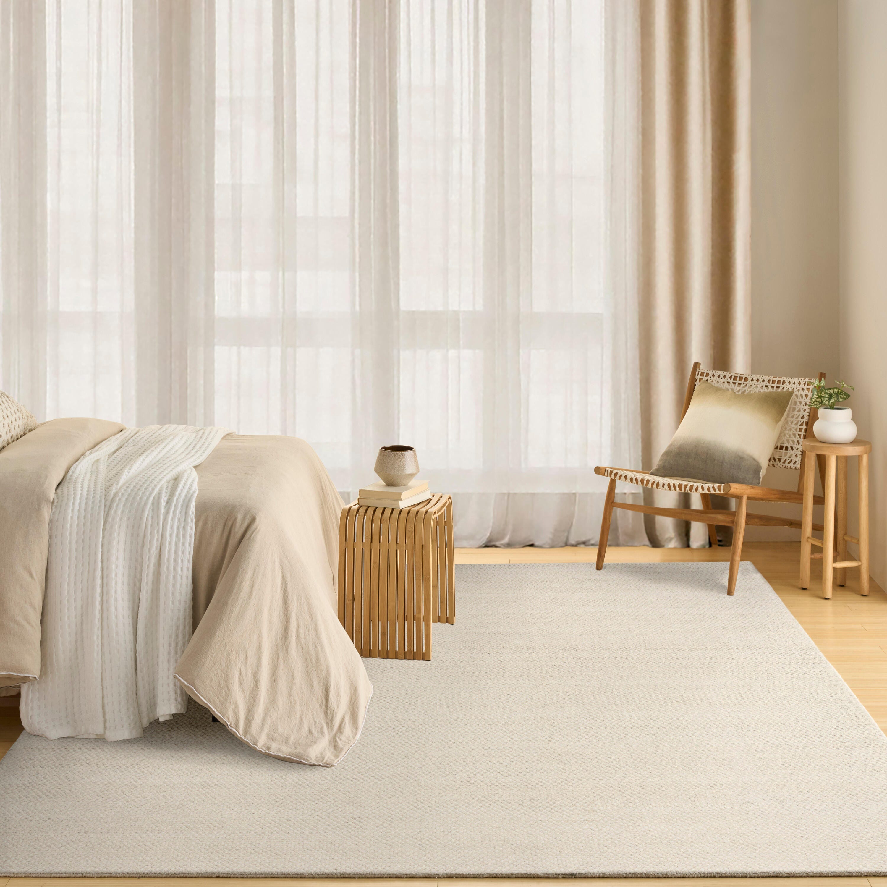 DKNY 5'3" x 7'3" Area Rug, Ivory, large