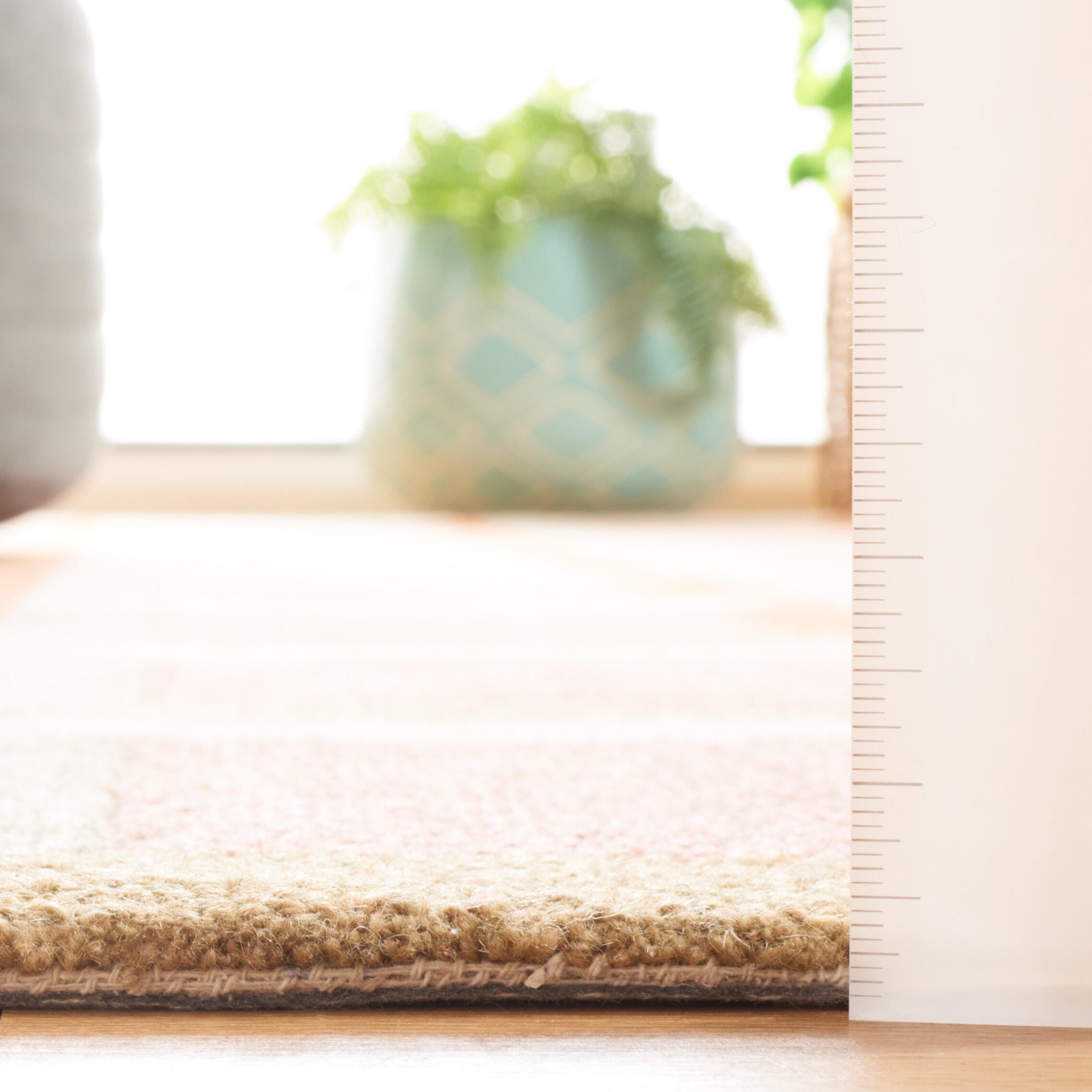 Safavieh Genre 4' x 6' Accent Rug, Beige/Red, large