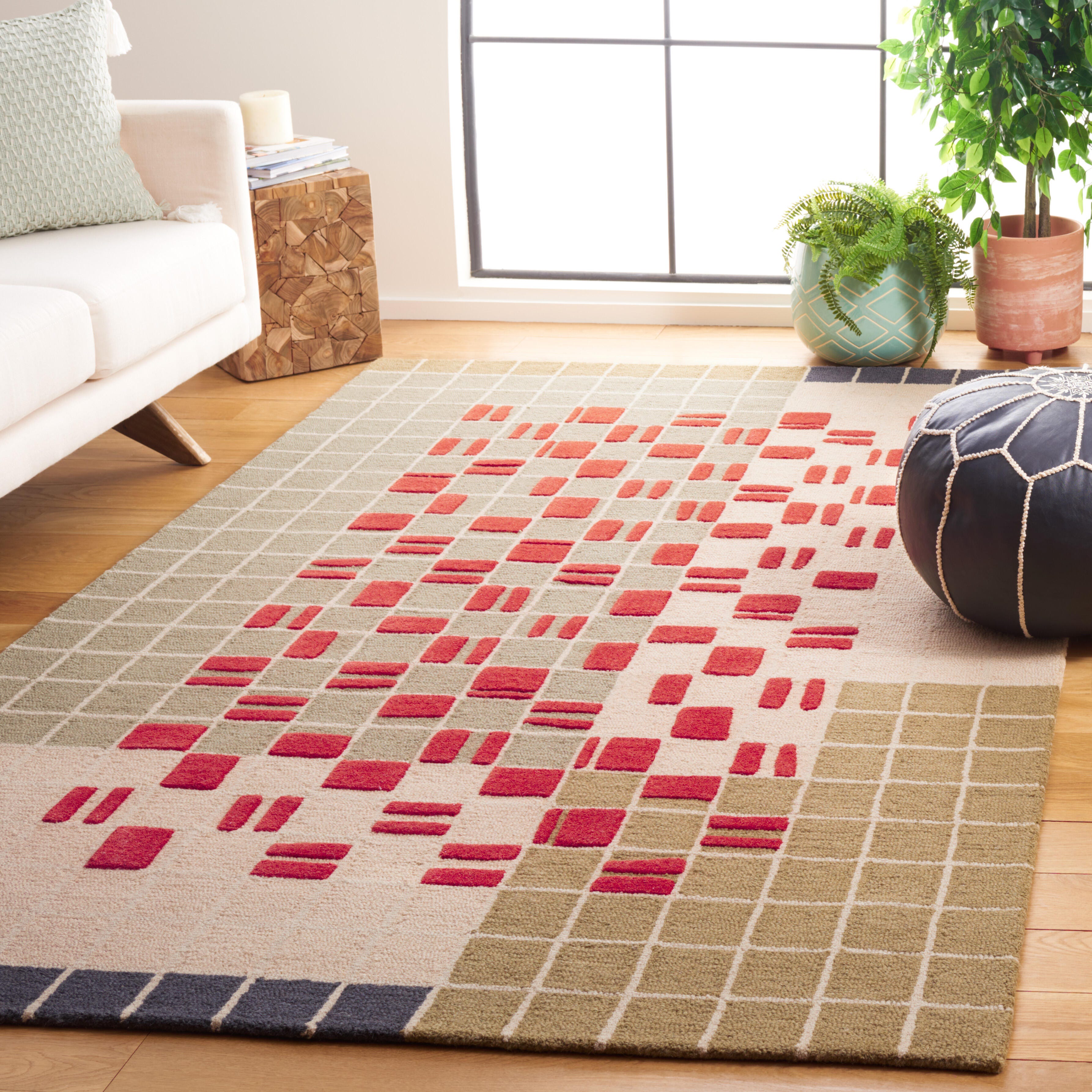 Safavieh Genre Conja 2' x 5' Accent Rug, Beige/Red, rollover