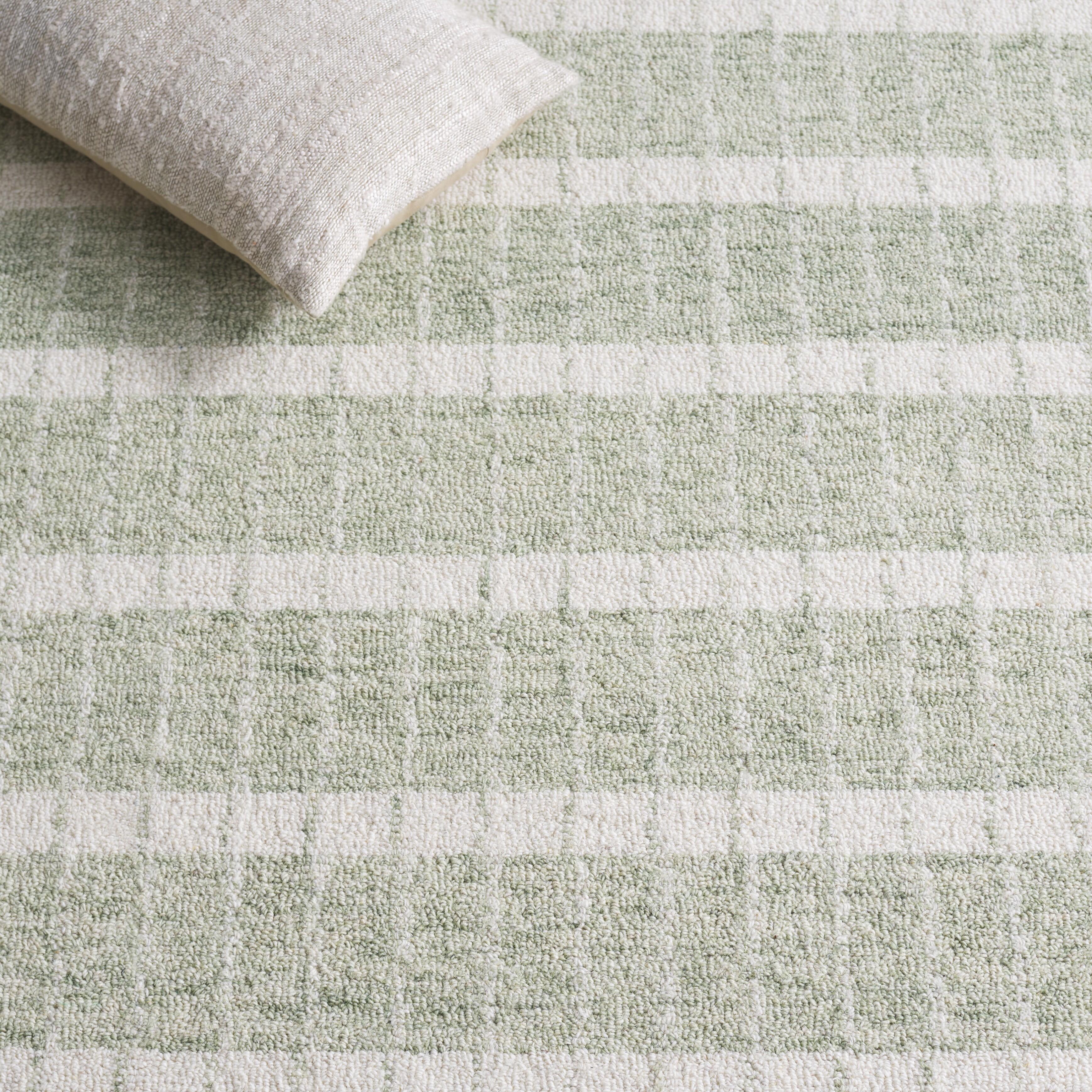 Safavieh Bettyann 5' x 8' Area Rug, Green/Ivory, large