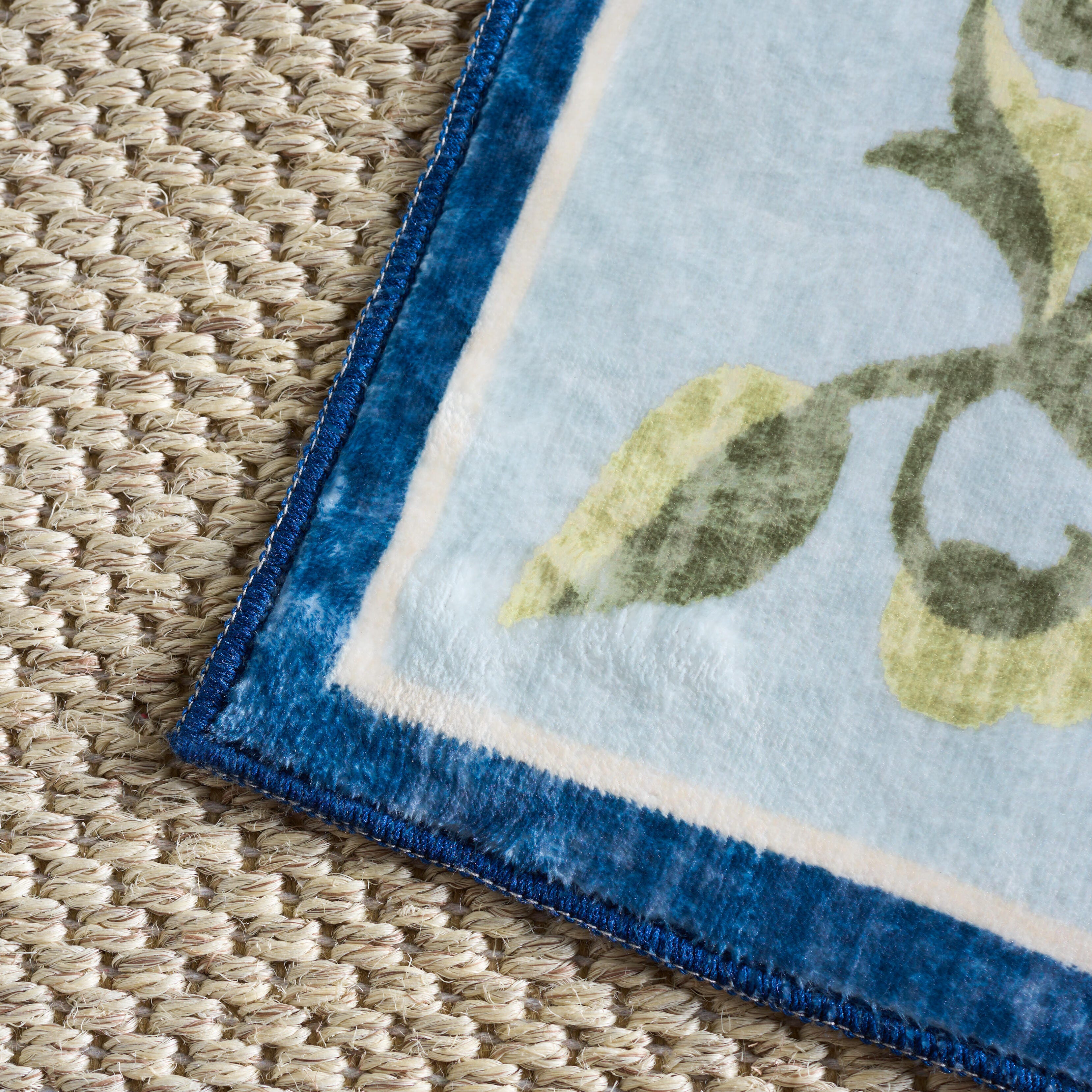 Safavieh Martha Stewart Collection 4' x 6' Accent Rug, Blue/Green, large