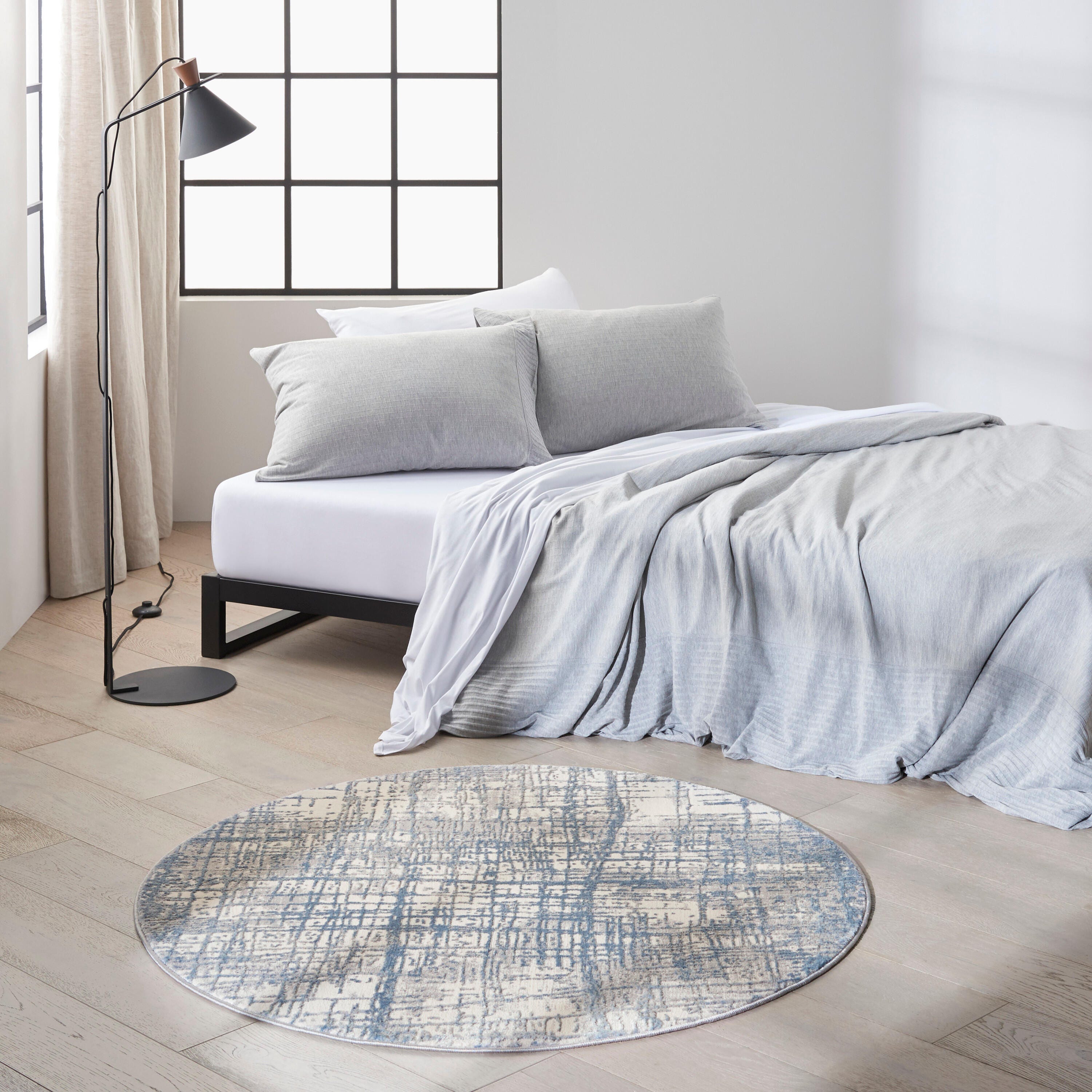 Calvin Klein Rush 4' Round Accent Rug, Ivory/Blue, large